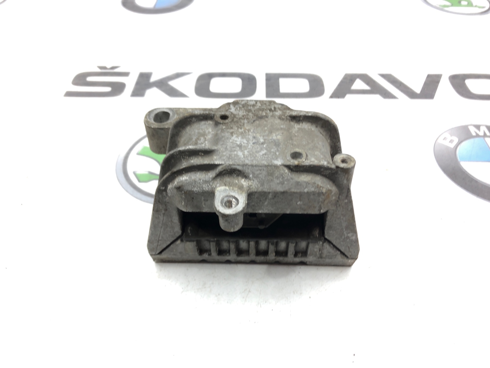 Опора двигателя, 1000 рублей, Москва