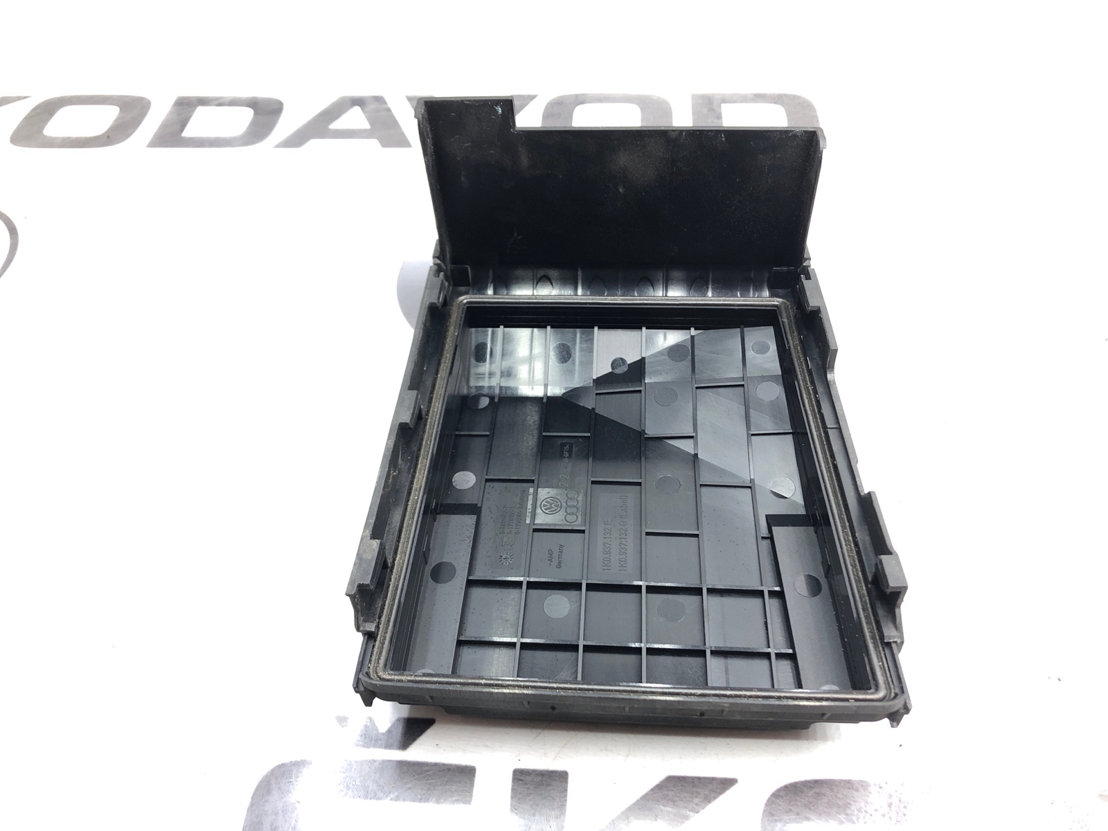 Крышка блока предохранителей, 500 рублей, Москва