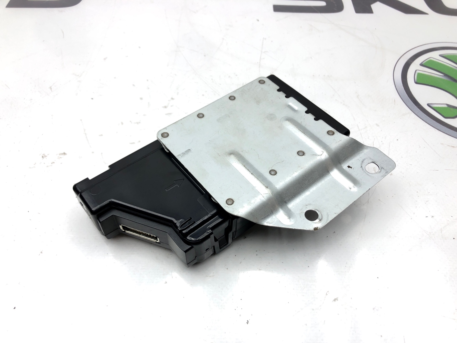 Блок управления мультимедиа, 1000 рублей, Москва