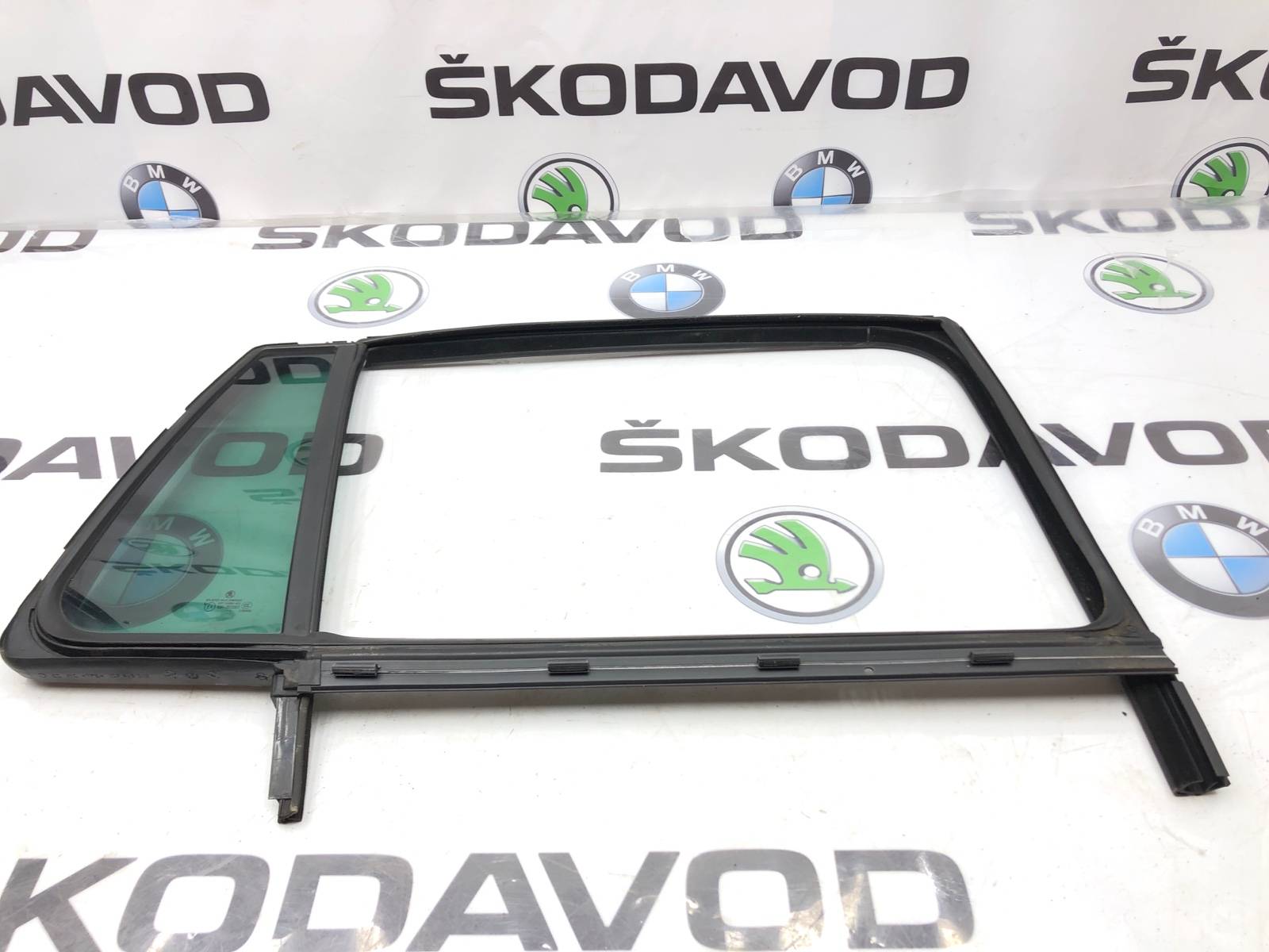 форточка двери, 1500 рублей, Москва