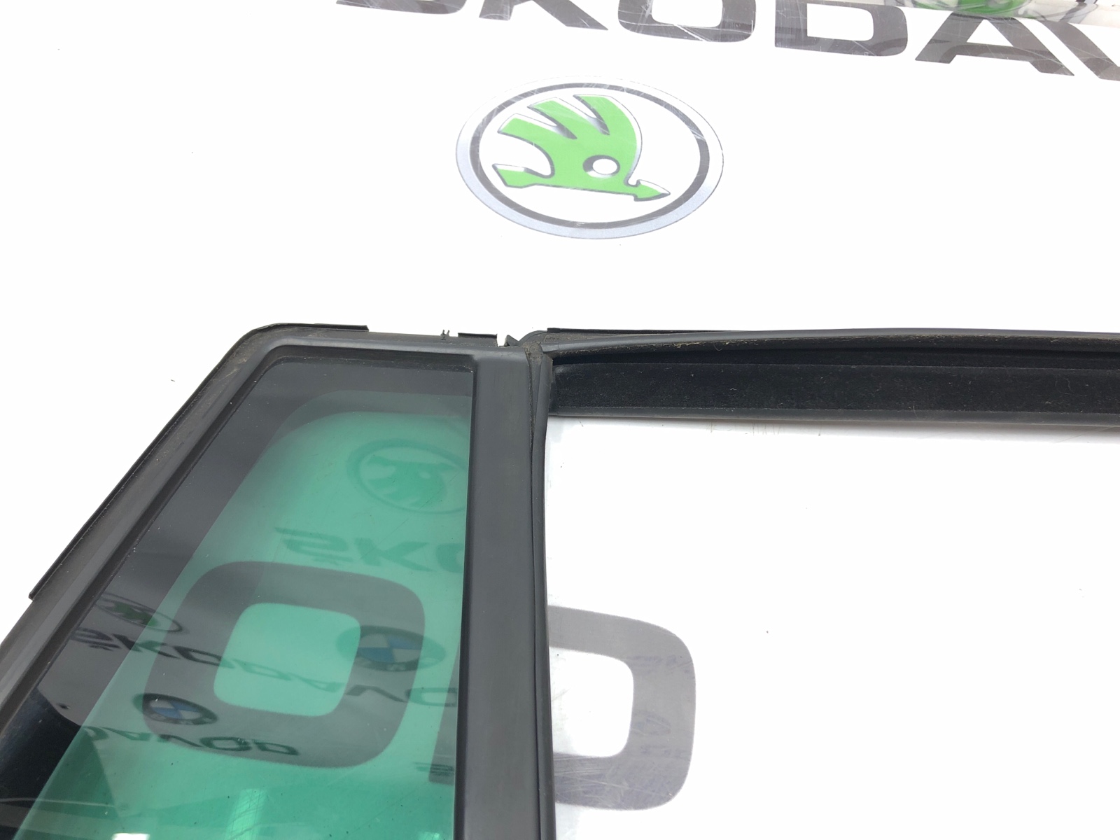 форточка двери, 1500 рублей, Москва