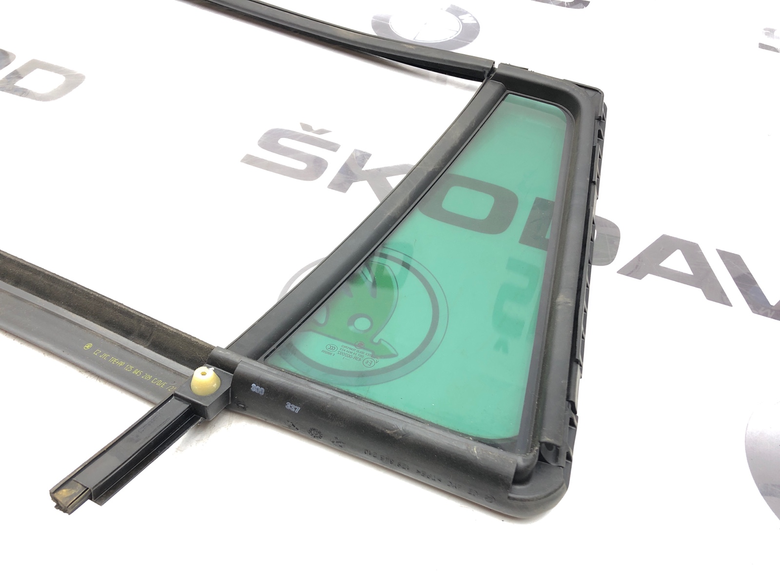 форточка двери, 1500 рублей, Москва