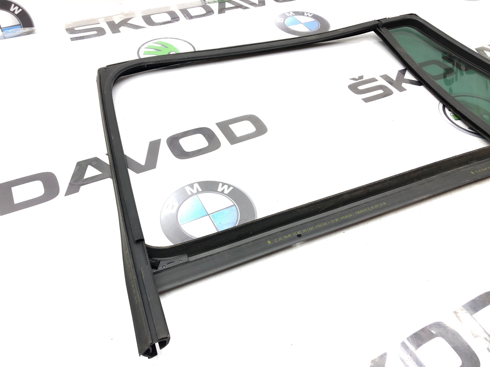 форточка двери, 1500 рублей, Москва