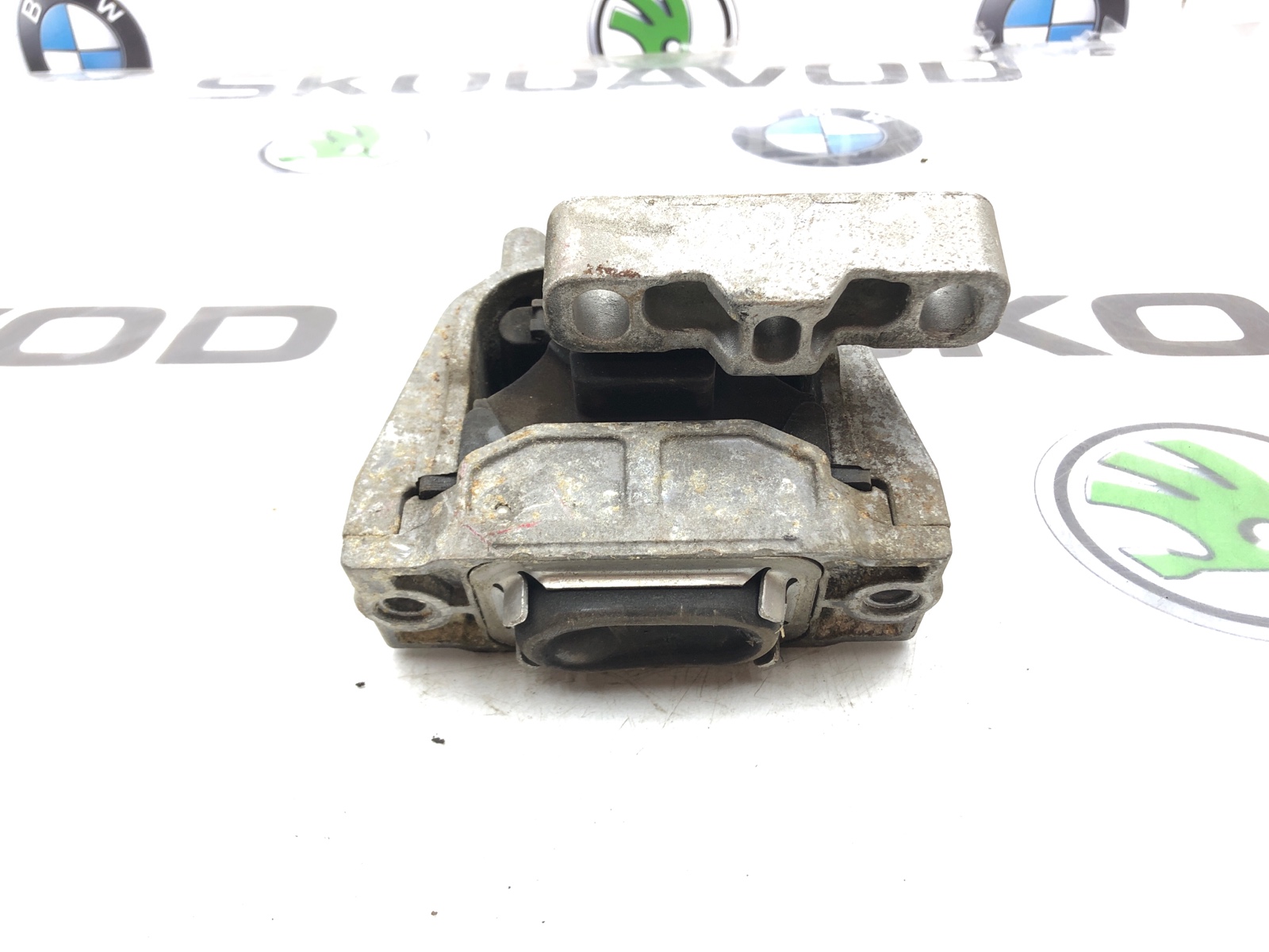 Опора двигателя, 1000 рублей, Москва