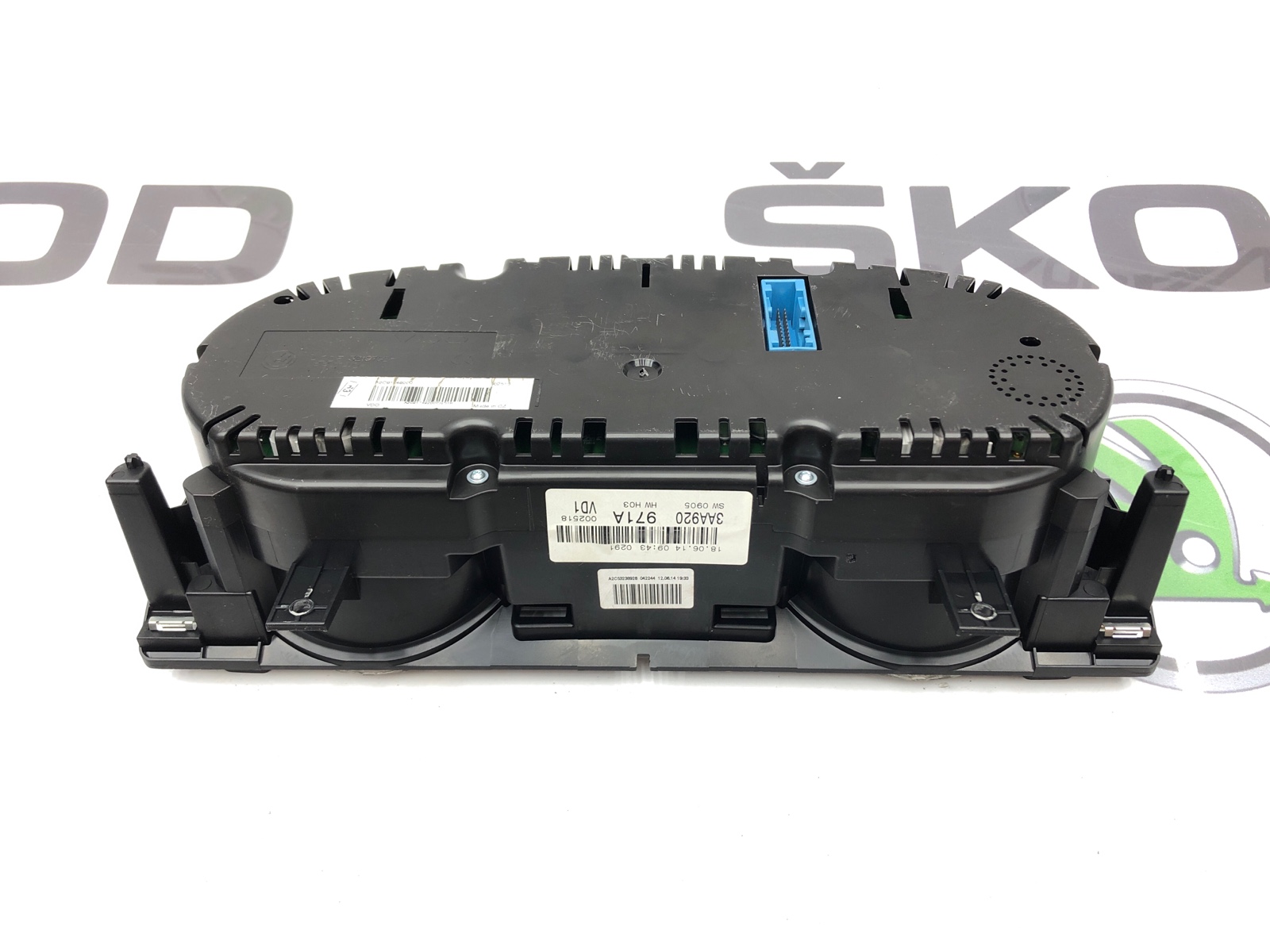 панель приборов, 5000 рублей, Москва