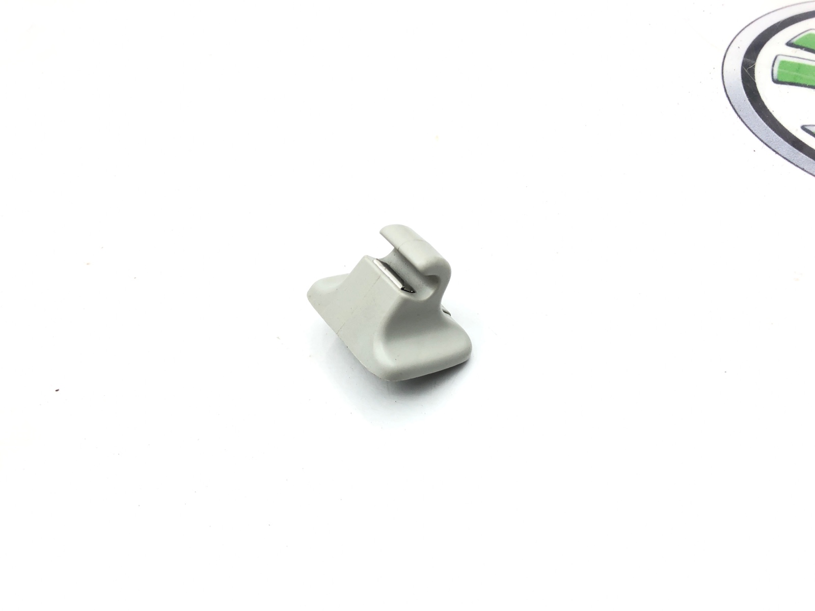 Кронштейн солнцезащитного козырька, 500 рублей, Москва