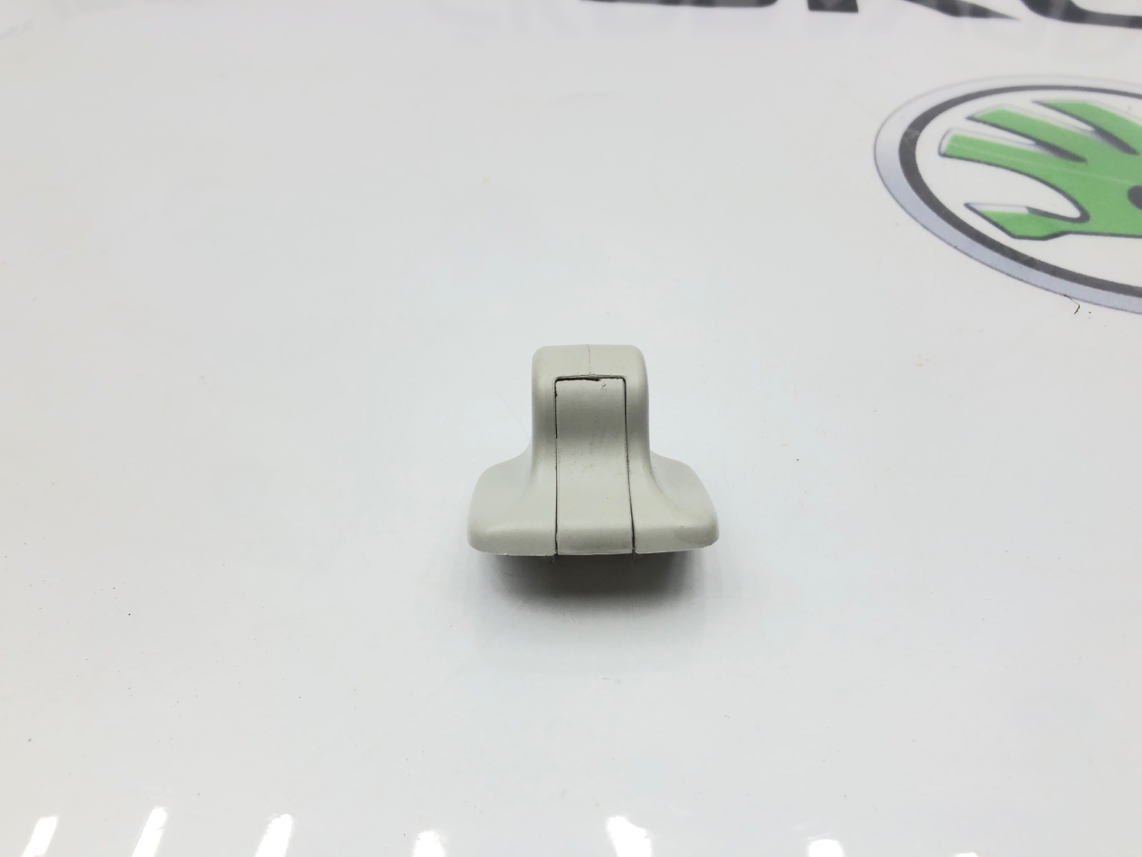 Кронштейн солнцезащитного козырька, 500 рублей, Москва