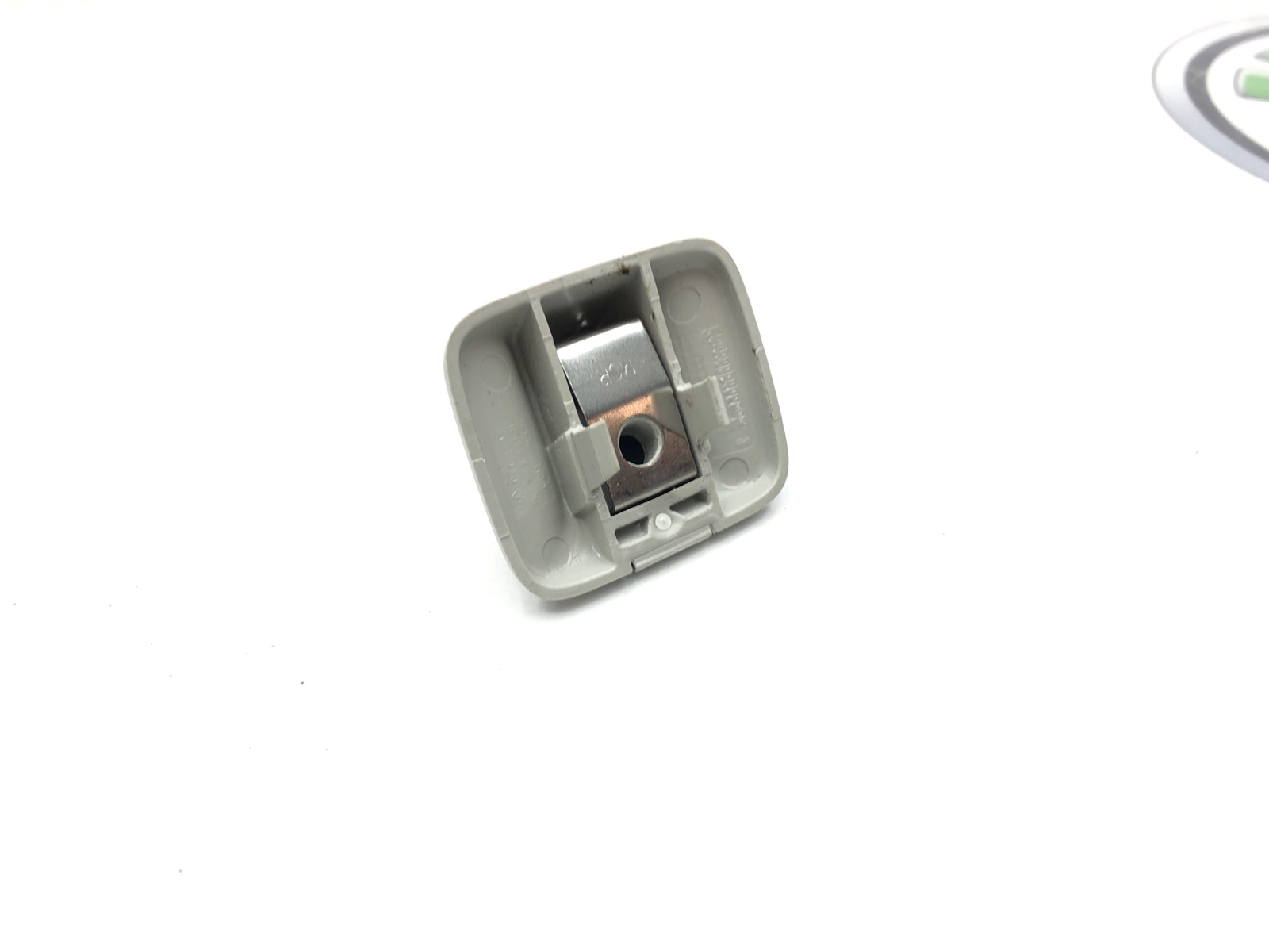 Кронштейн солнцезащитного козырька, 500 рублей, Москва