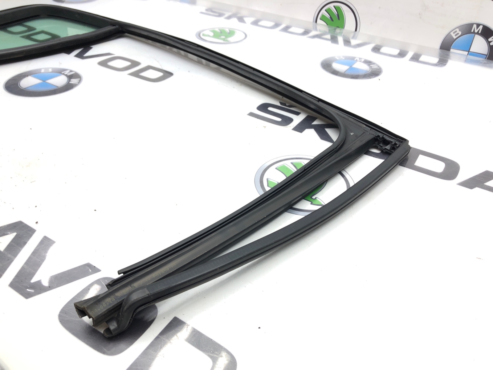 форточка двери, 1000 рублей, Москва