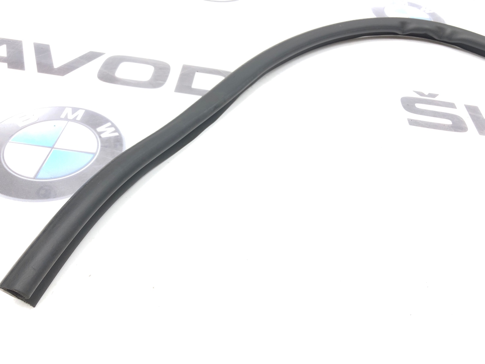 Уплотнитель капота, 1000 рублей, Москва