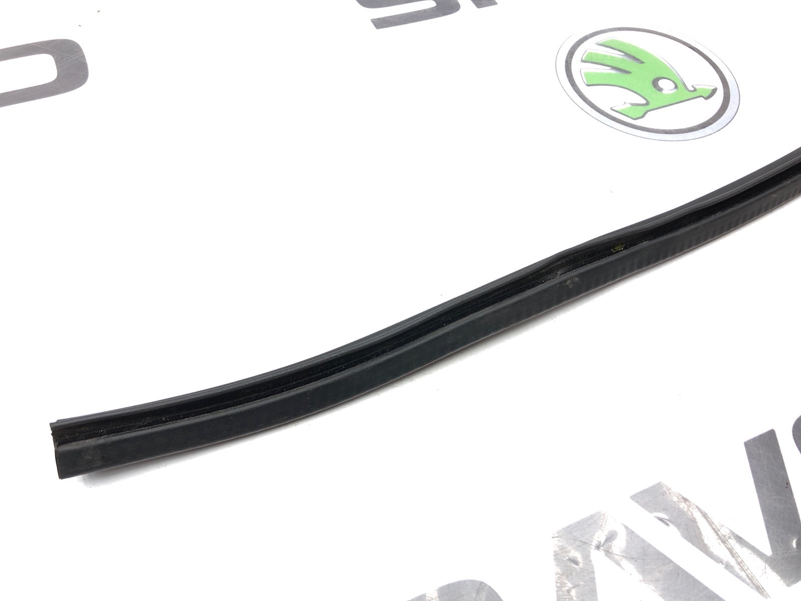 Уплотнитель капота, 1000 рублей, Москва