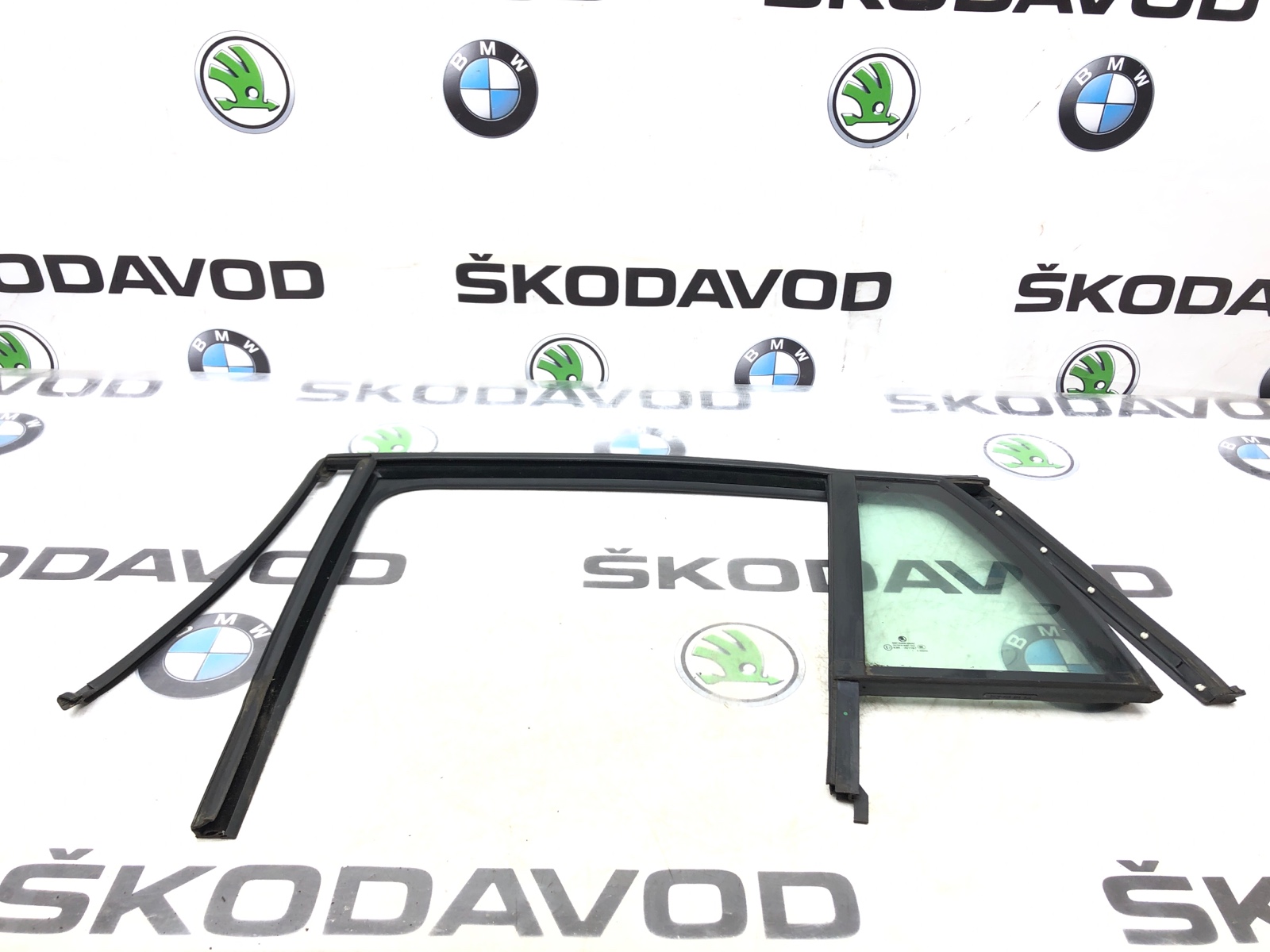 форточка двери, 1000 рублей, Москва