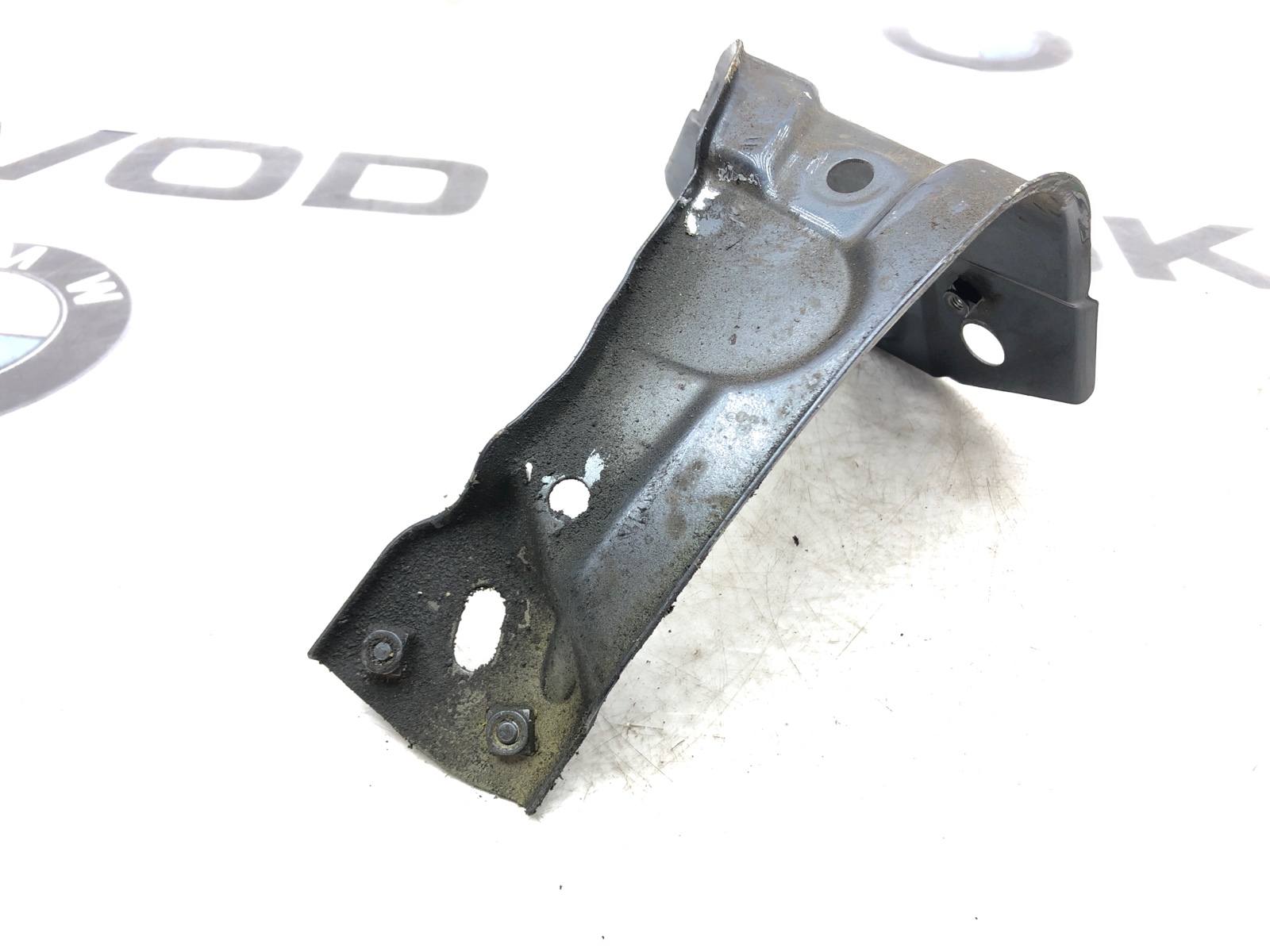 Кронштейн крыла, 1000 рублей, Москва