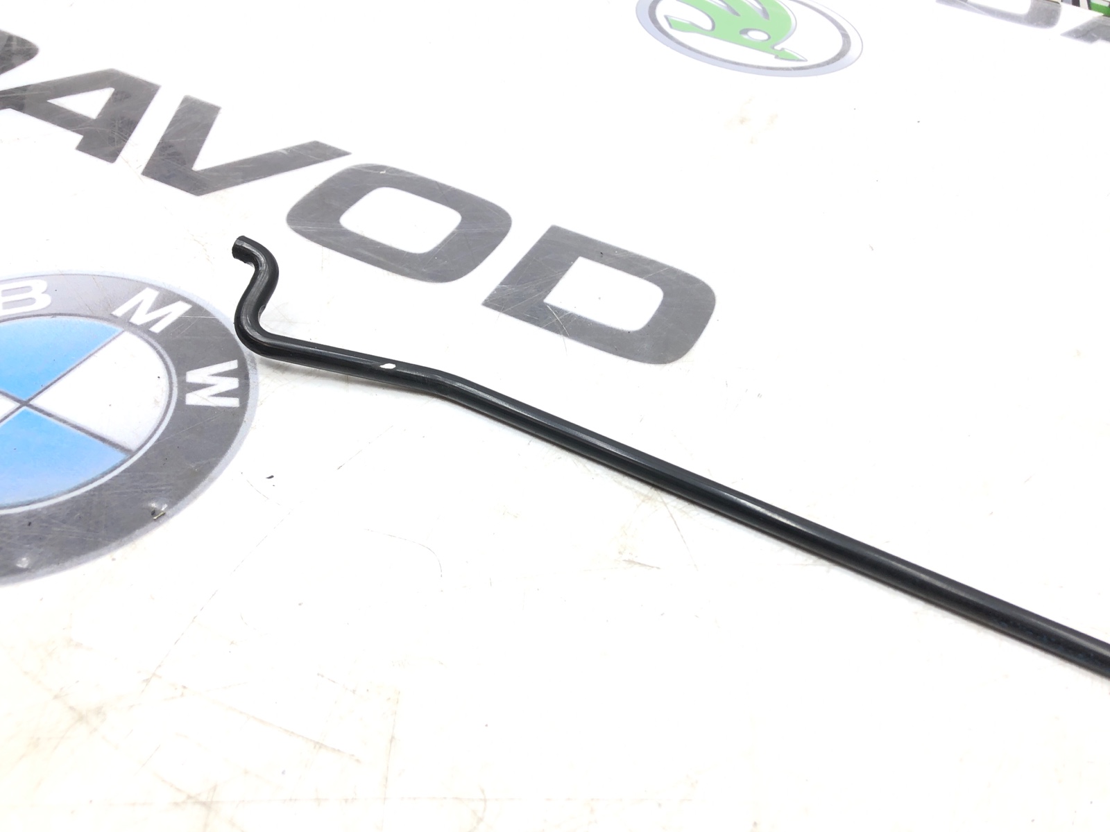 Упор капота, 1000 рублей, Москва