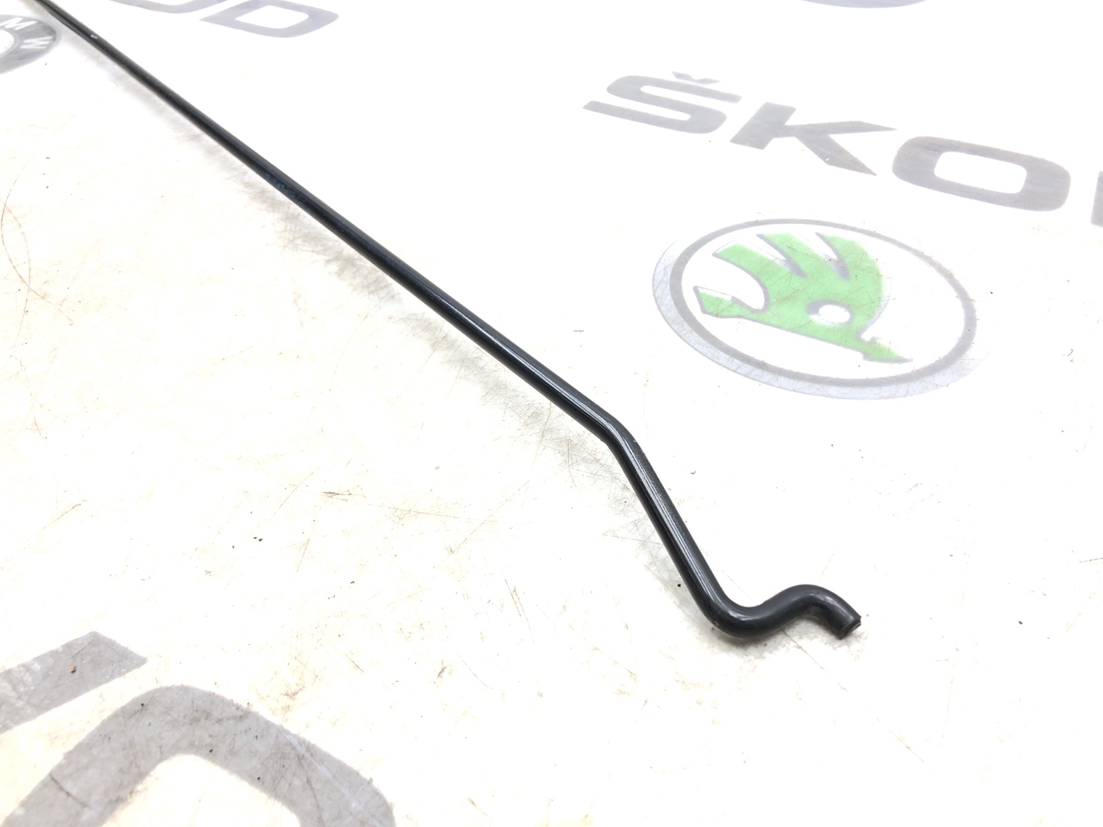 Упор капота, 1000 рублей, Москва