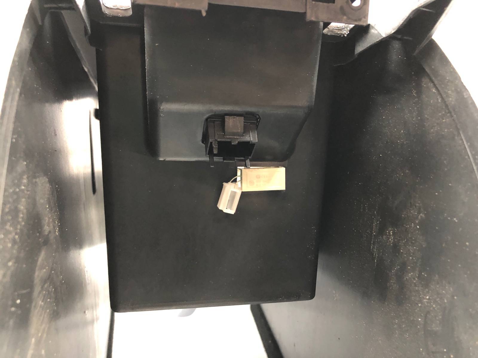 центральная консоль, 2000 рублей, Москва