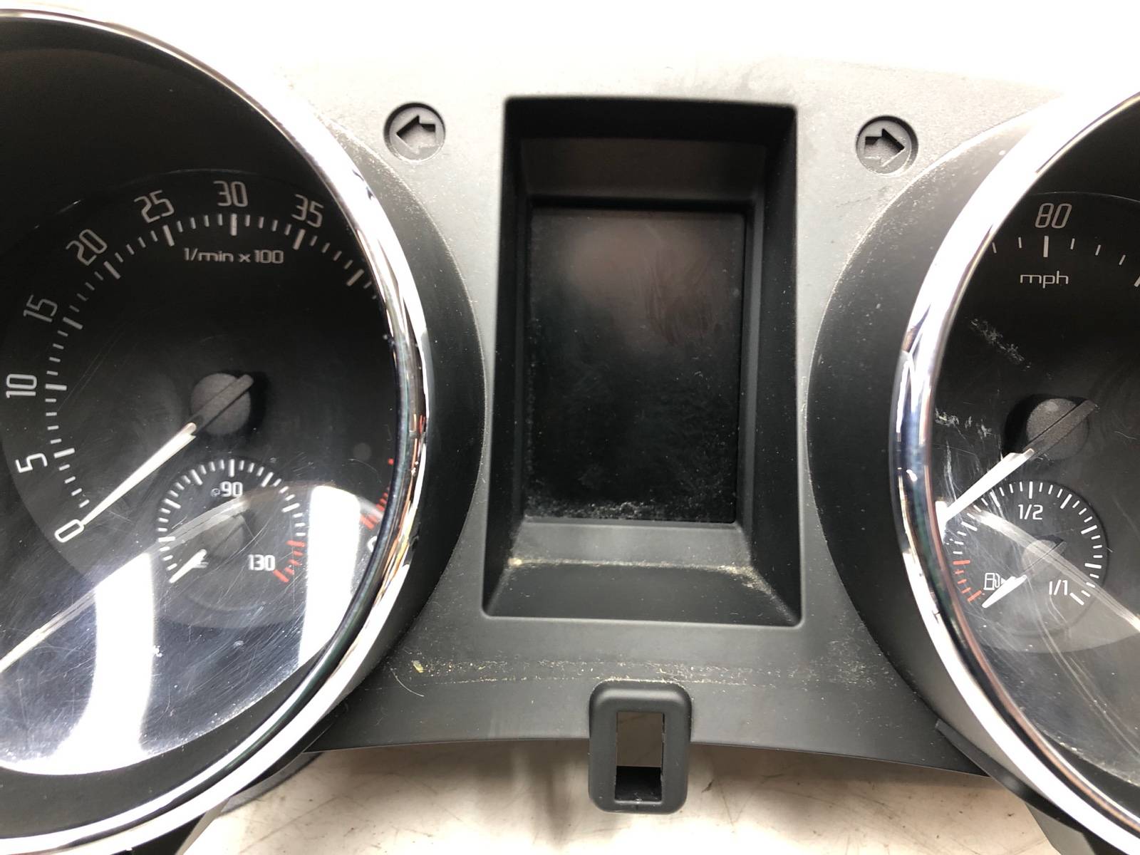 панель приборов, 2000 рублей, Москва