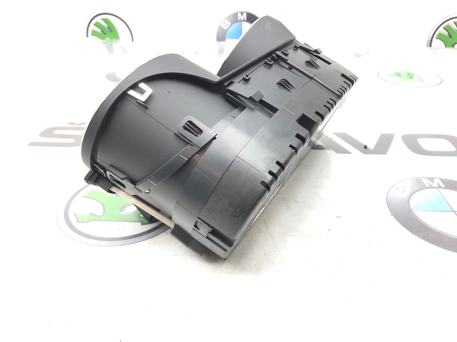 панель приборов, 2000 рублей, Москва