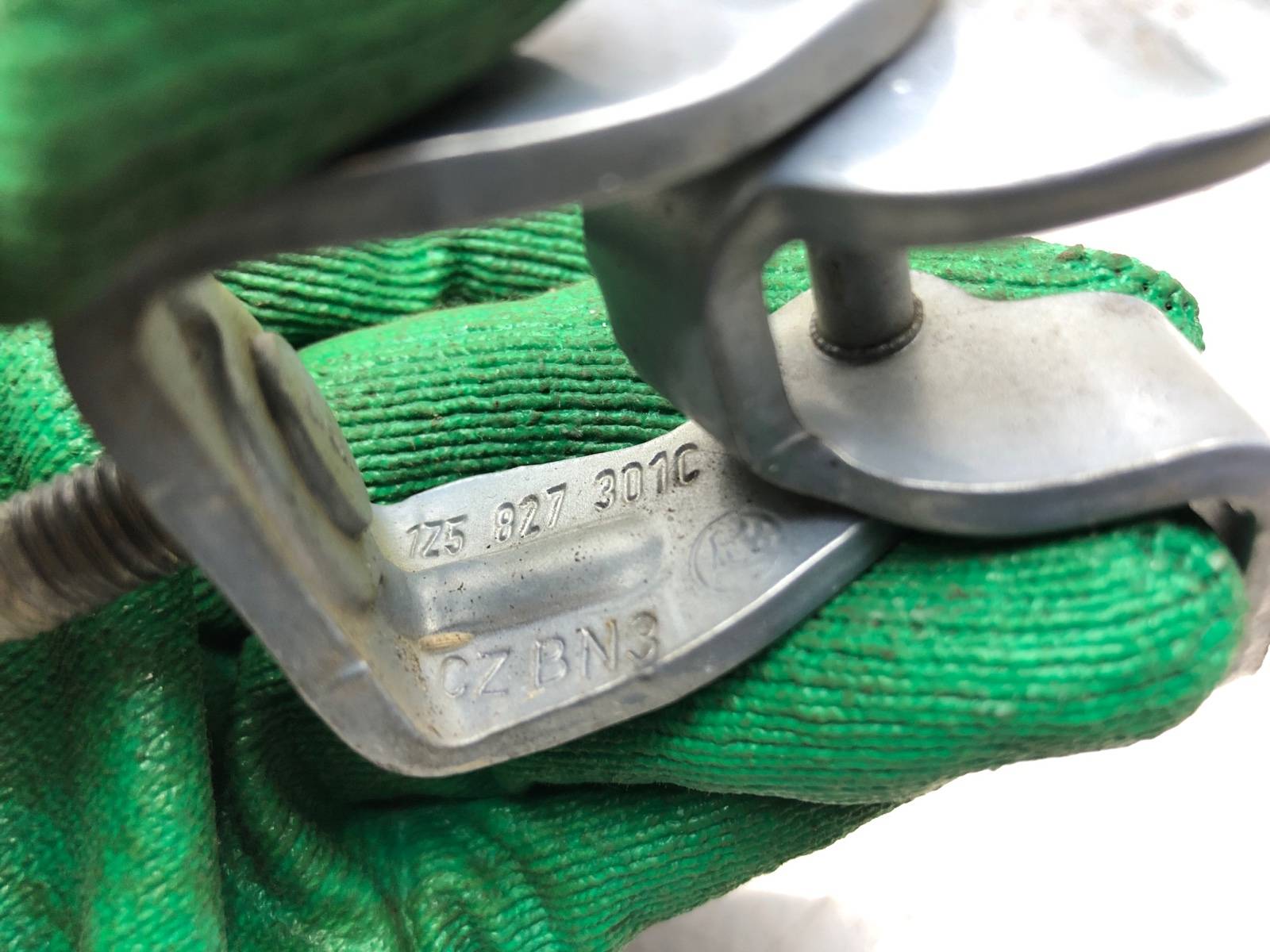 Петля крышки багажника, 500 рублей, Москва