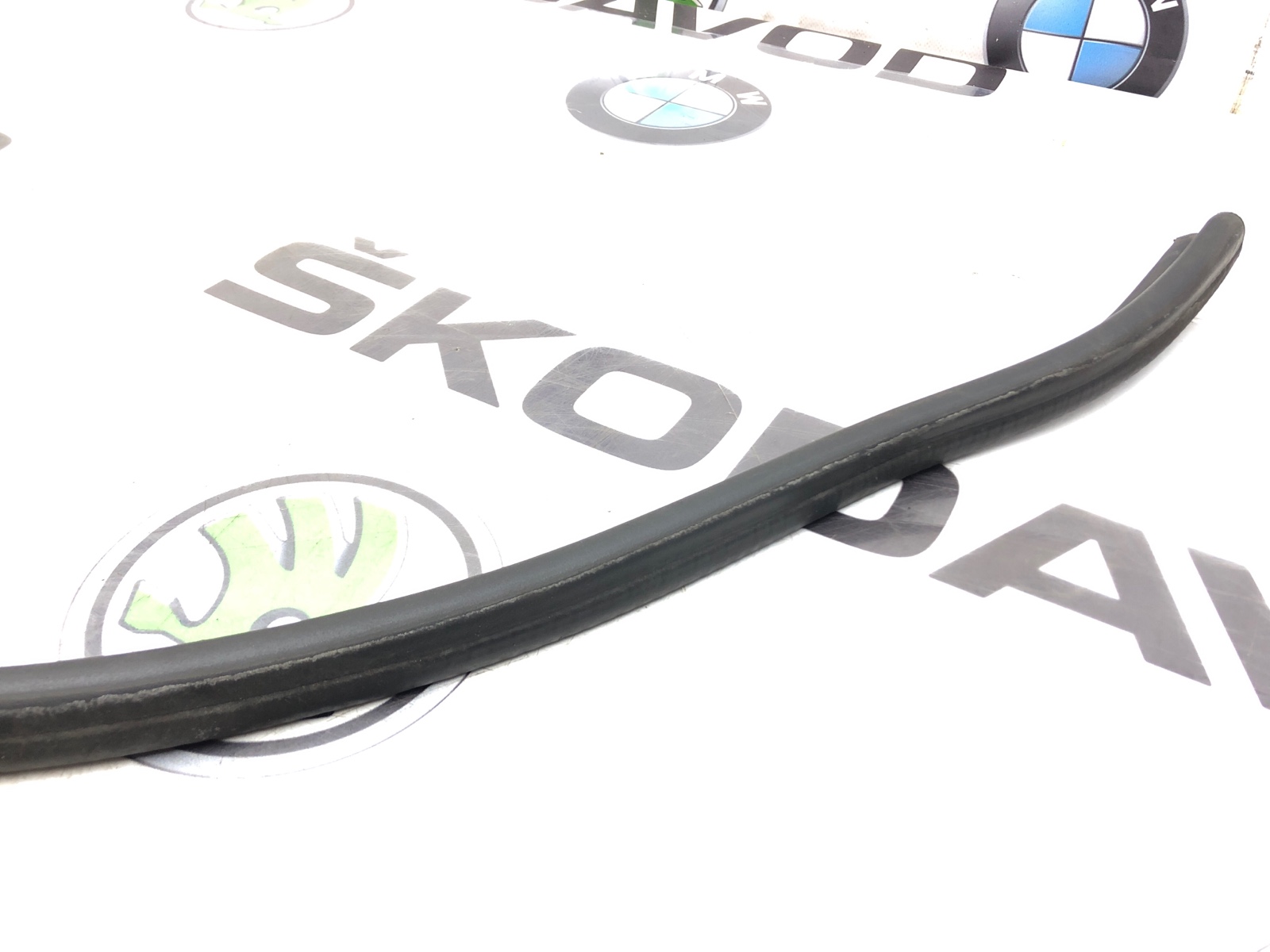 Уплотнитель капота, 1500 рублей, Москва