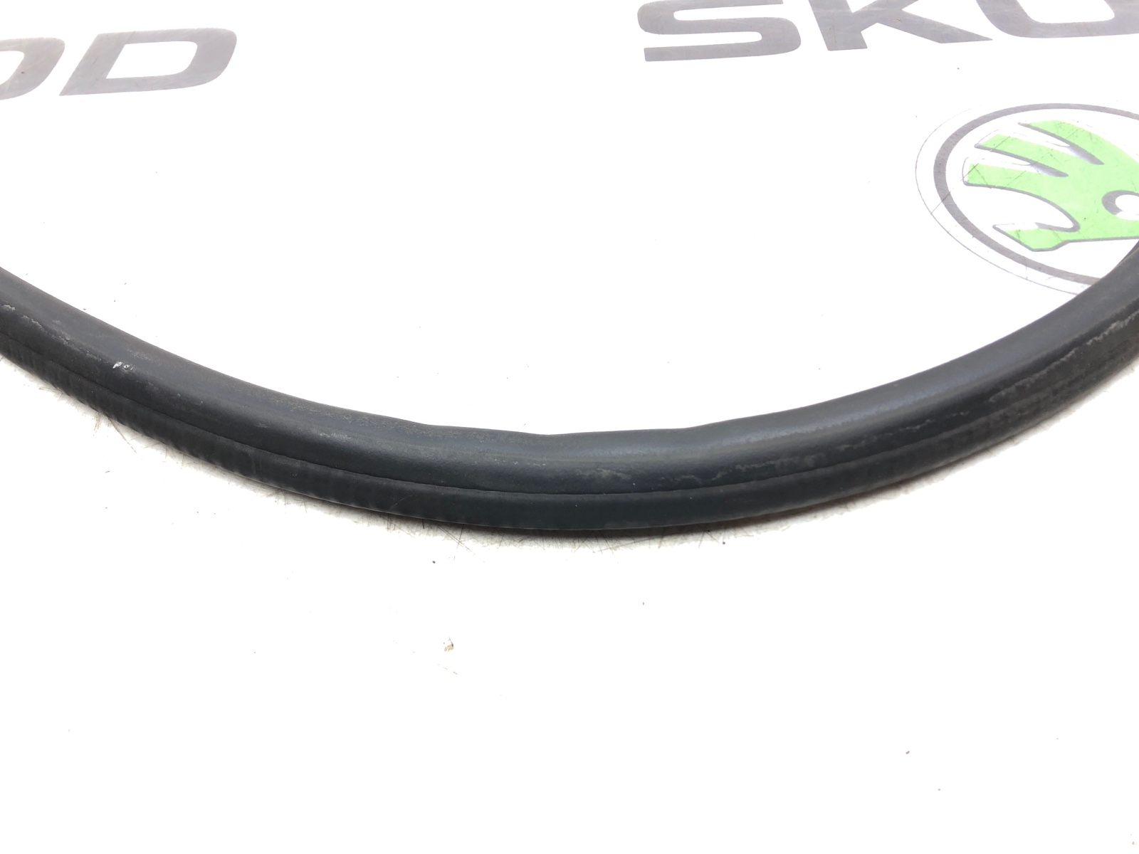 Уплотнитель капота, 1500 рублей, Москва