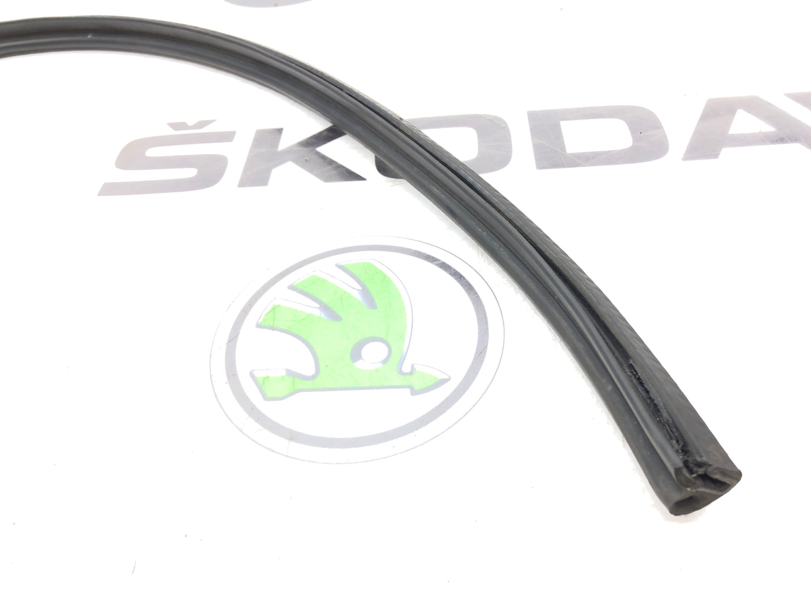 Уплотнитель капота, 1500 рублей, Москва