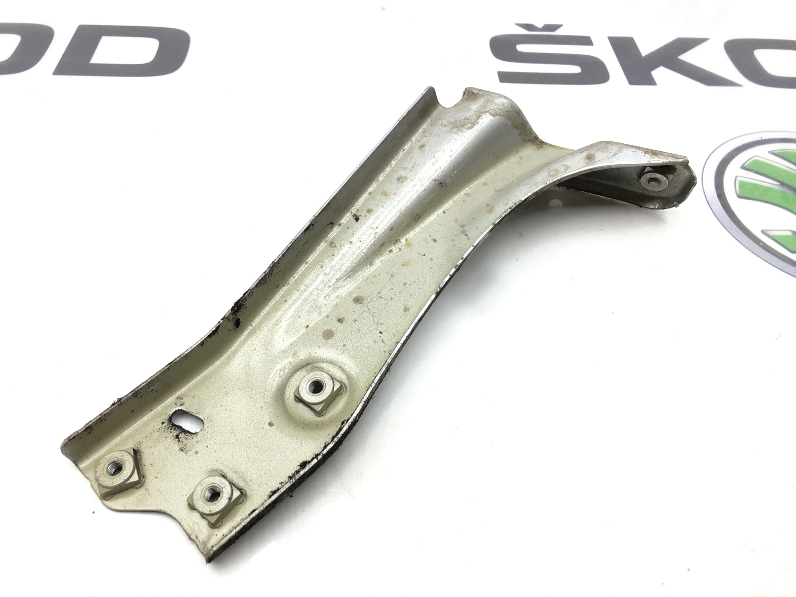 Кронштейн крыла, 500 рублей, Москва