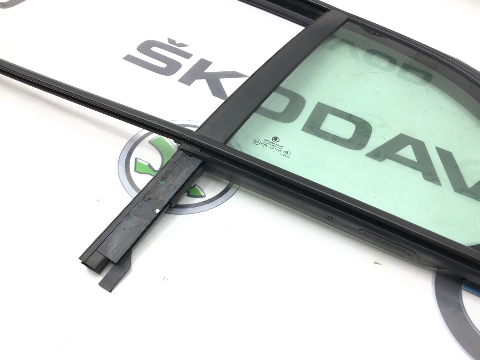 форточка двери, 2000 рублей, Москва