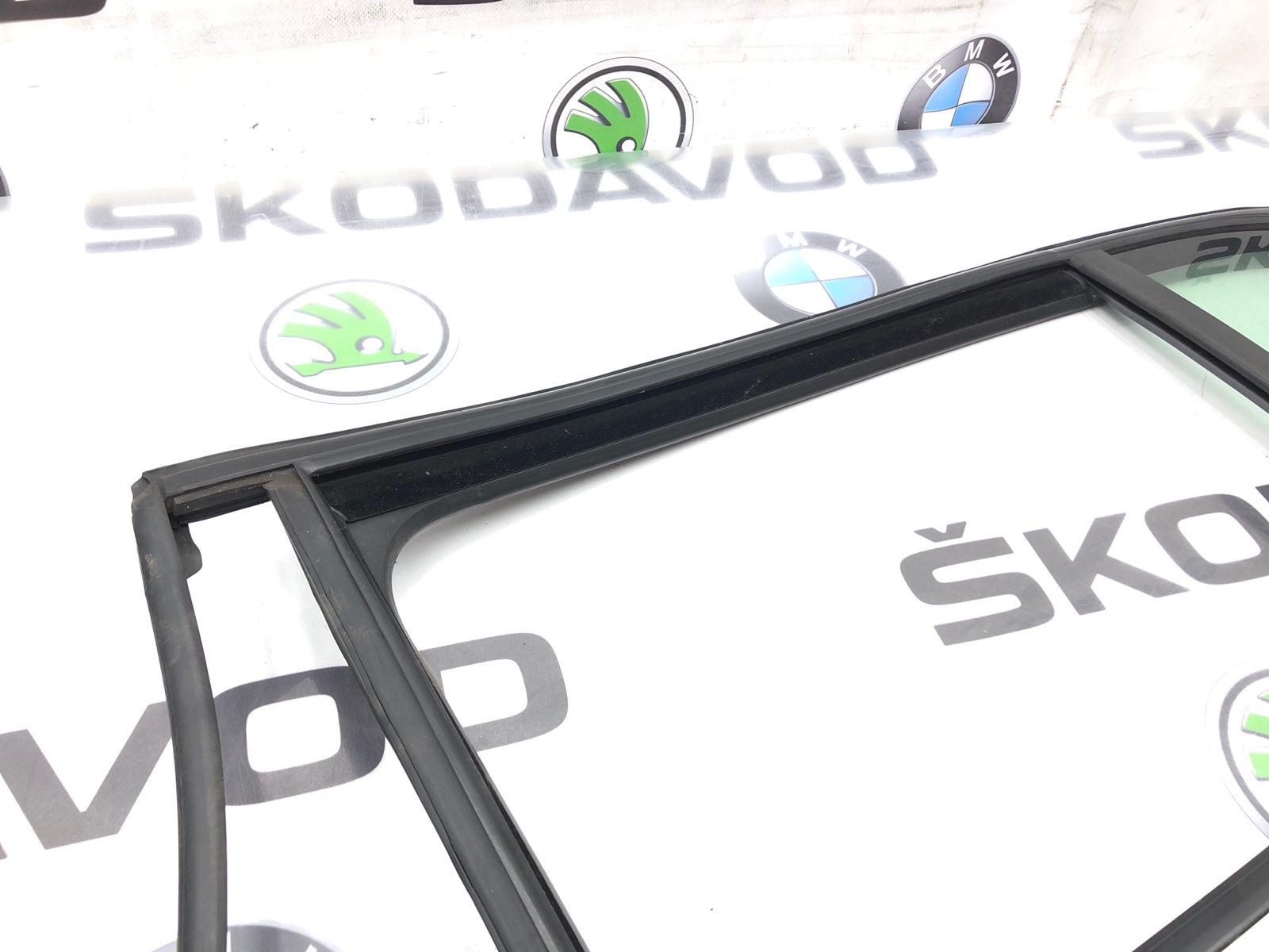 форточка двери, 2000 рублей, Москва