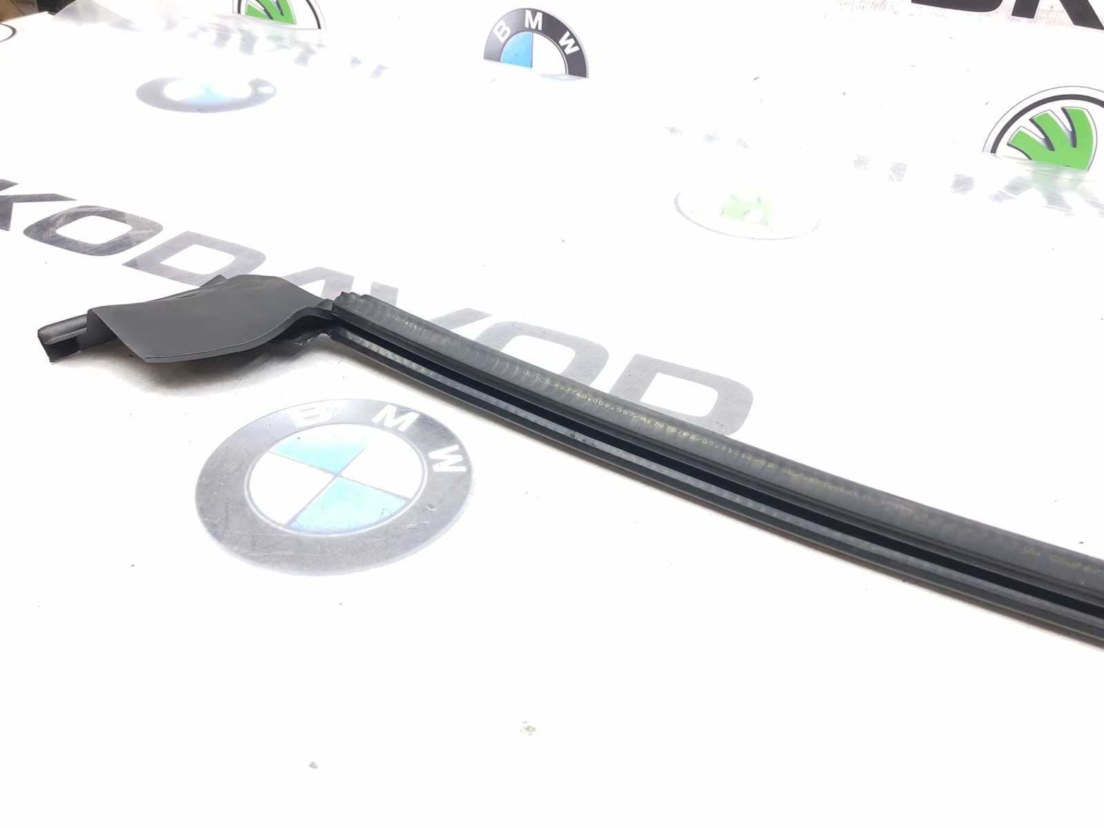 Уплотнитель стекла, 1000 рублей, Москва