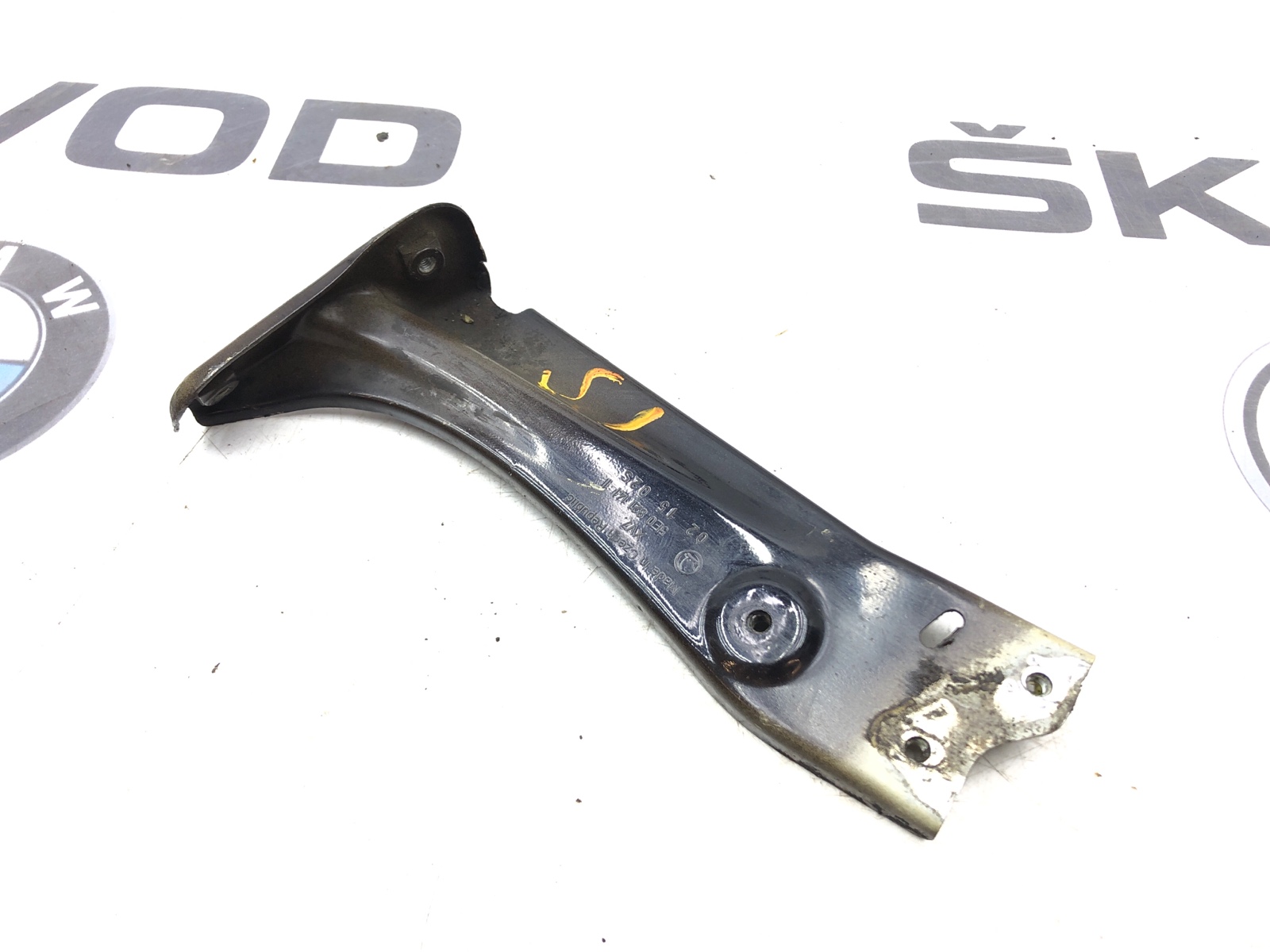 Кронштейн крыла, 500 рублей, Москва