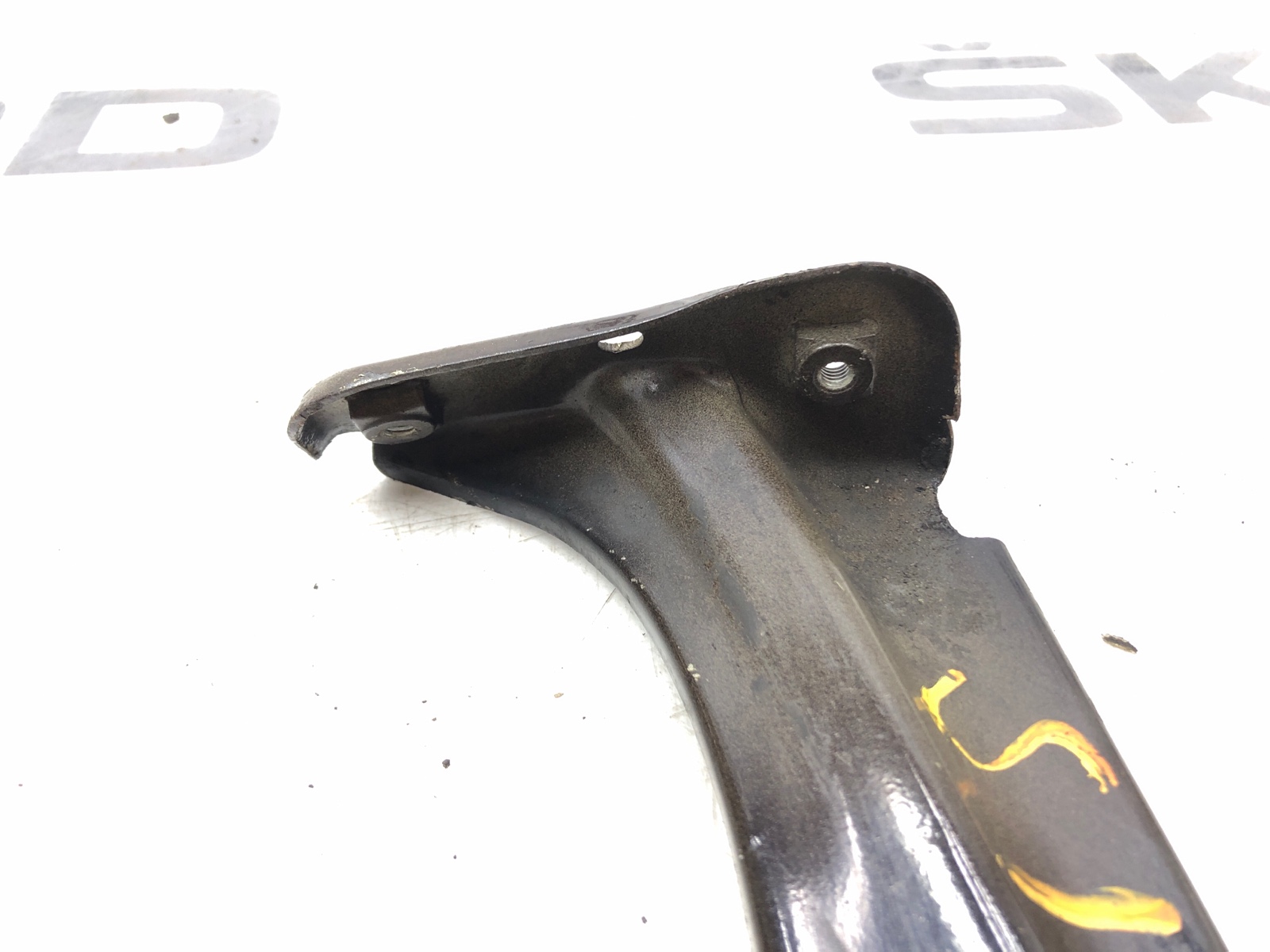 Кронштейн крыла, 500 рублей, Москва