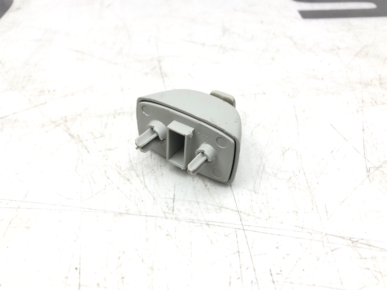 Кронштейн солнцезащитного козырька, 500 рублей, Москва