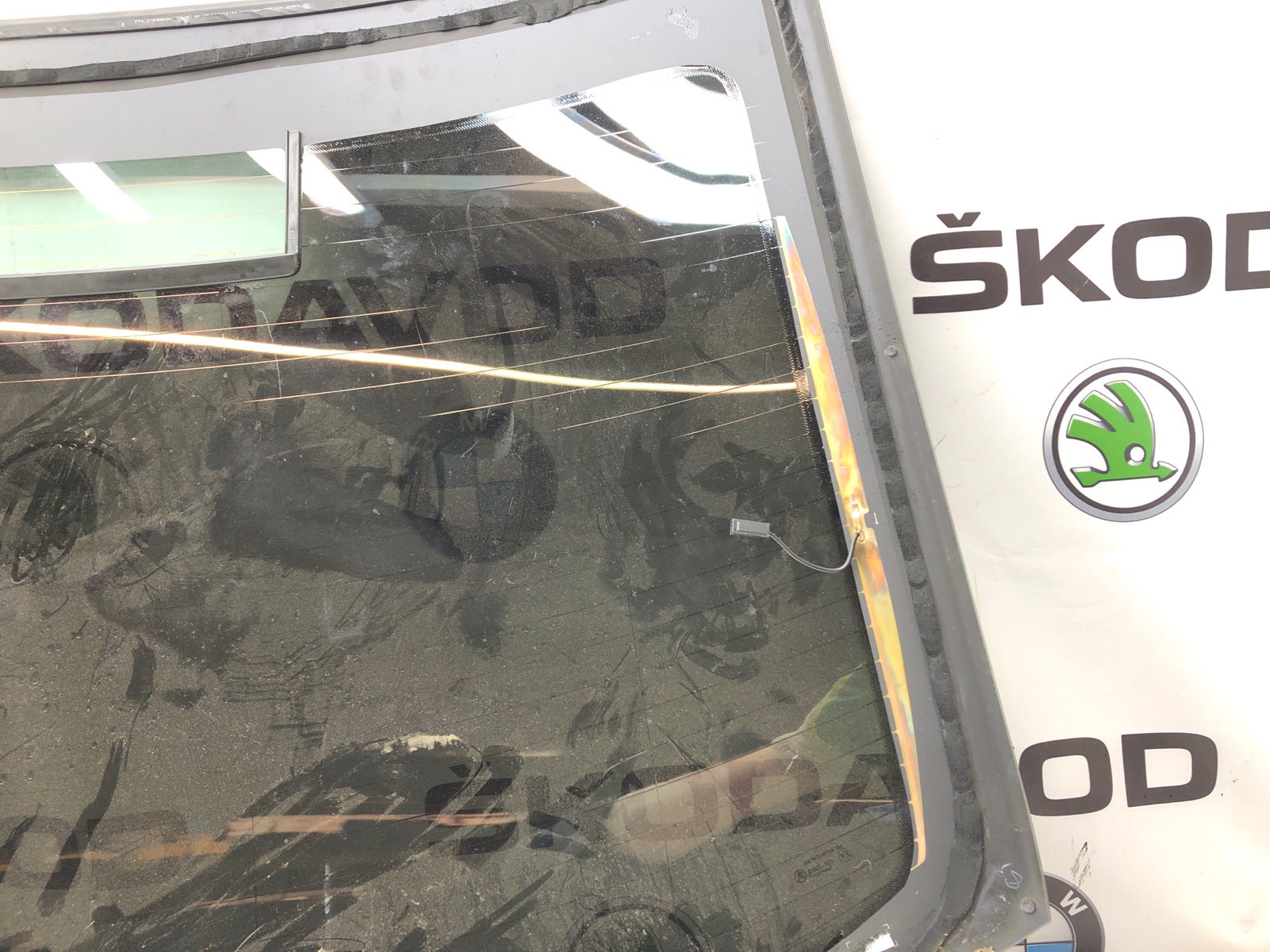 Стекло крышки багажника, 9000 рублей, Москва