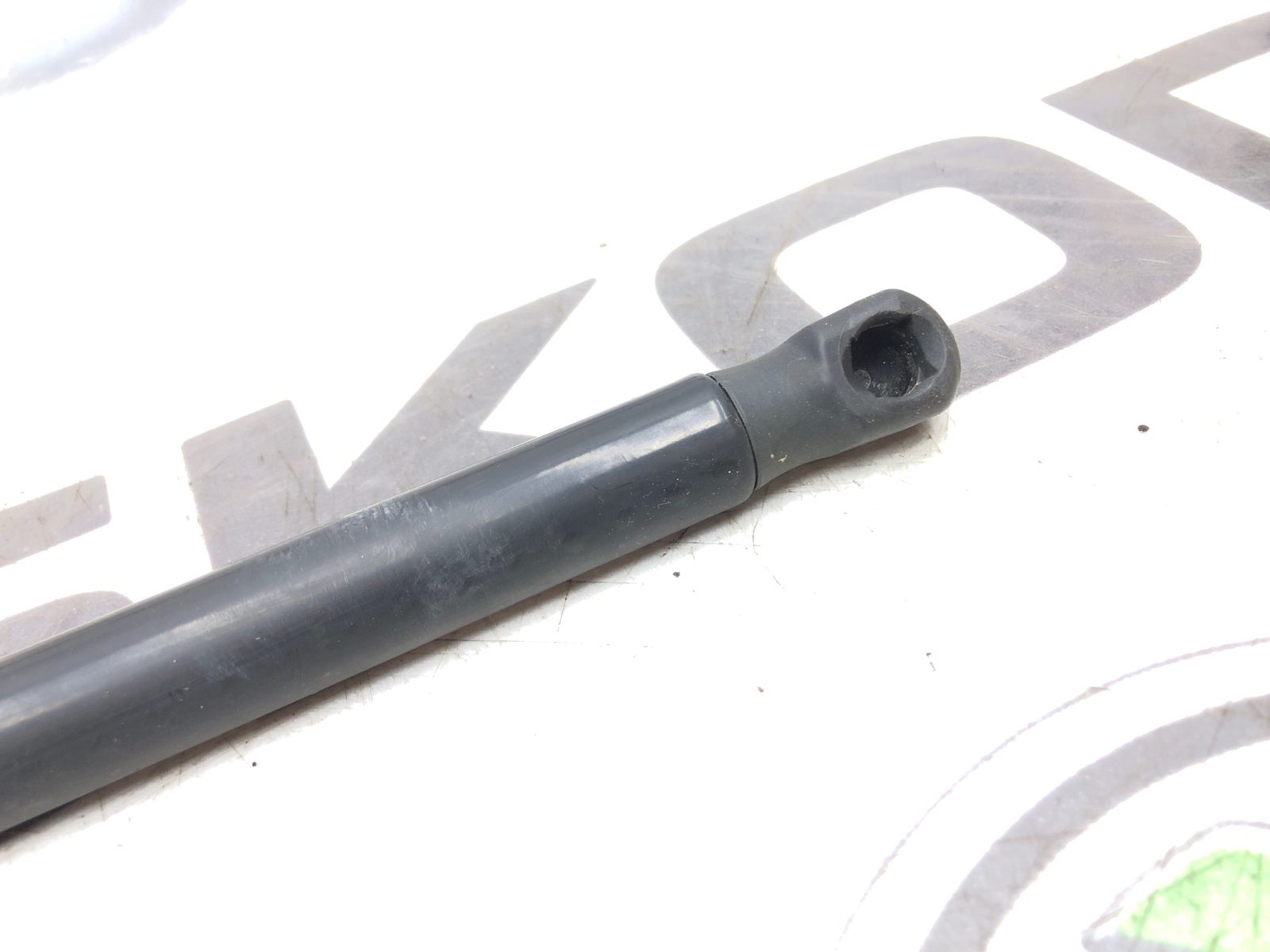 Амортизатор крышки багажника, 500 рублей, Москва