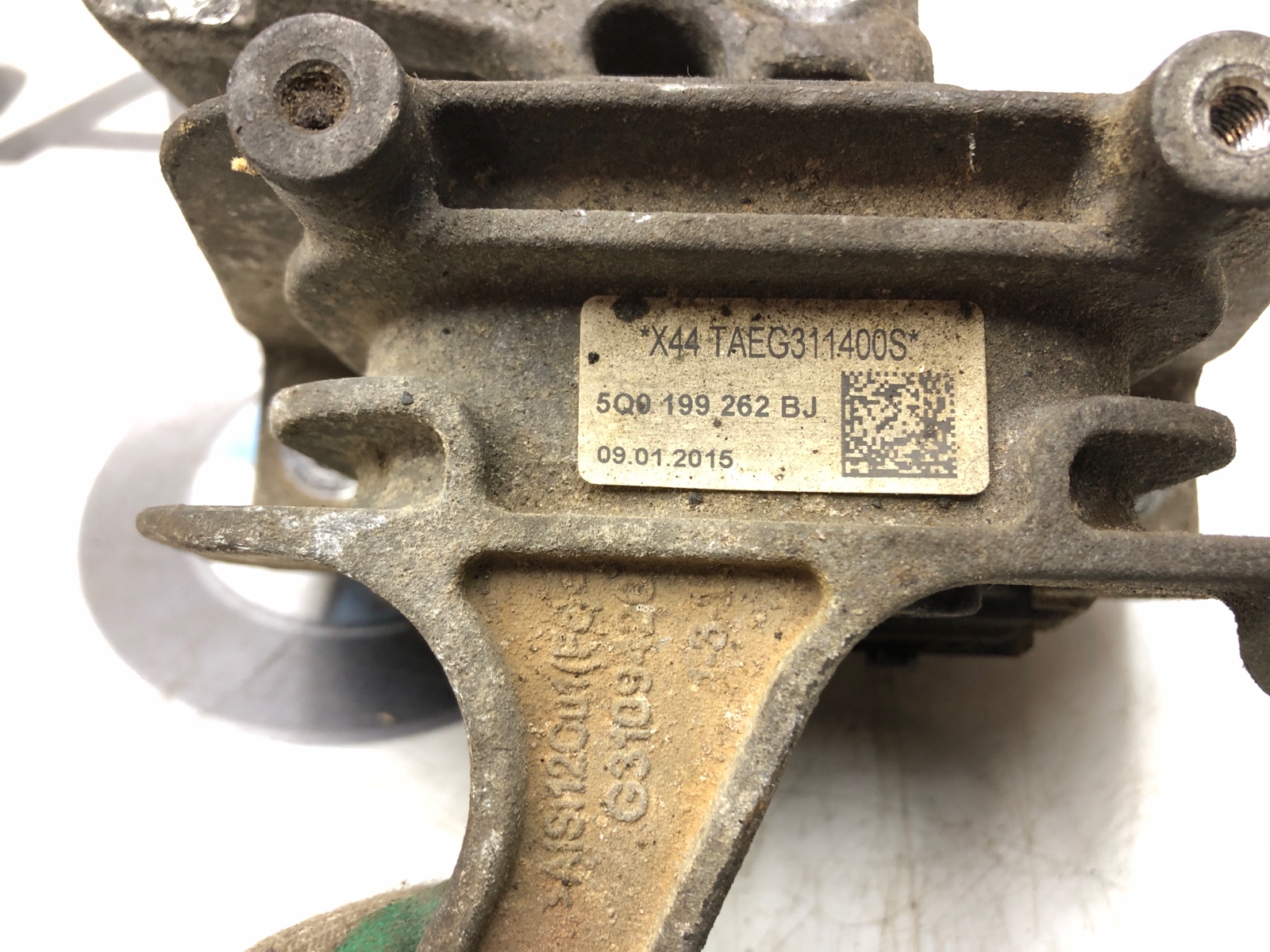 Опора двигателя, 2000 рублей, Москва