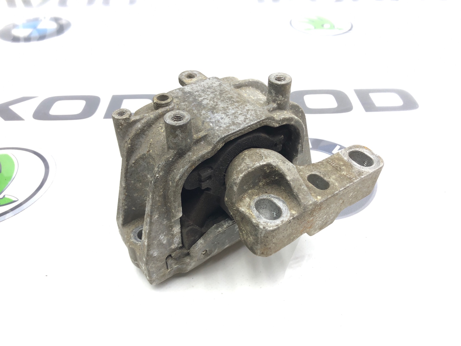 Опора двигателя, 1000 рублей, Москва