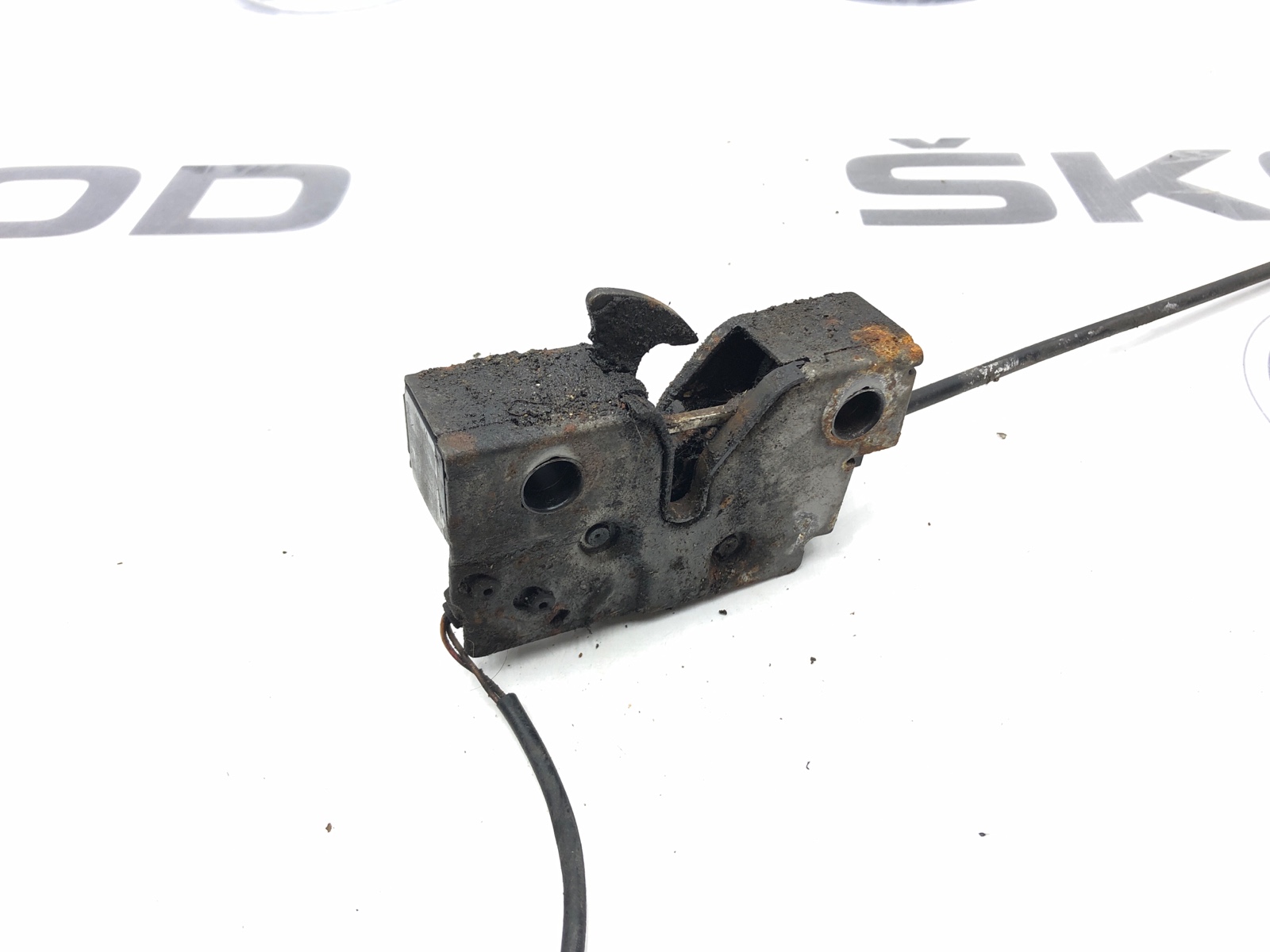 замок капота, 1000 рублей, Москва