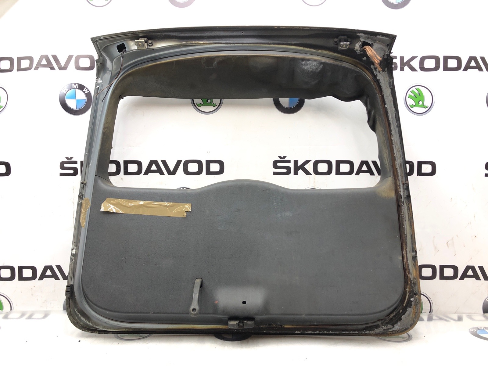 крышка багажника, 5000 рублей, Москва