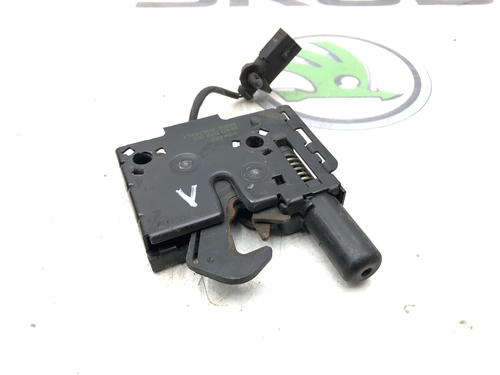 замок капота, 4000 рублей, Москва