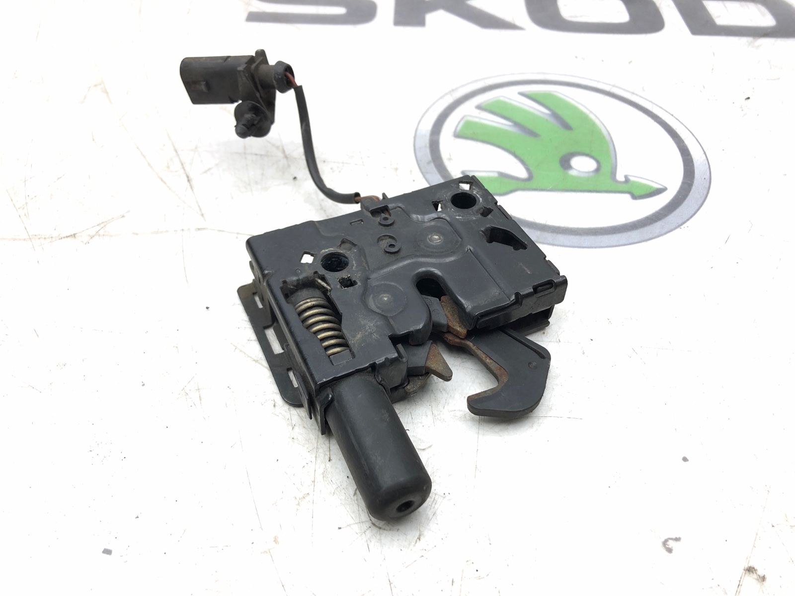 замок капота, 4000 рублей, Москва