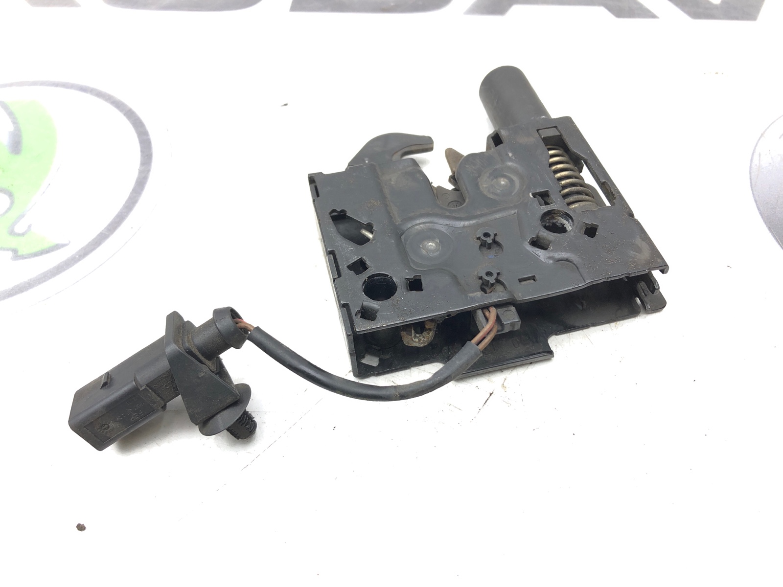 замок капота, 4000 рублей, Москва