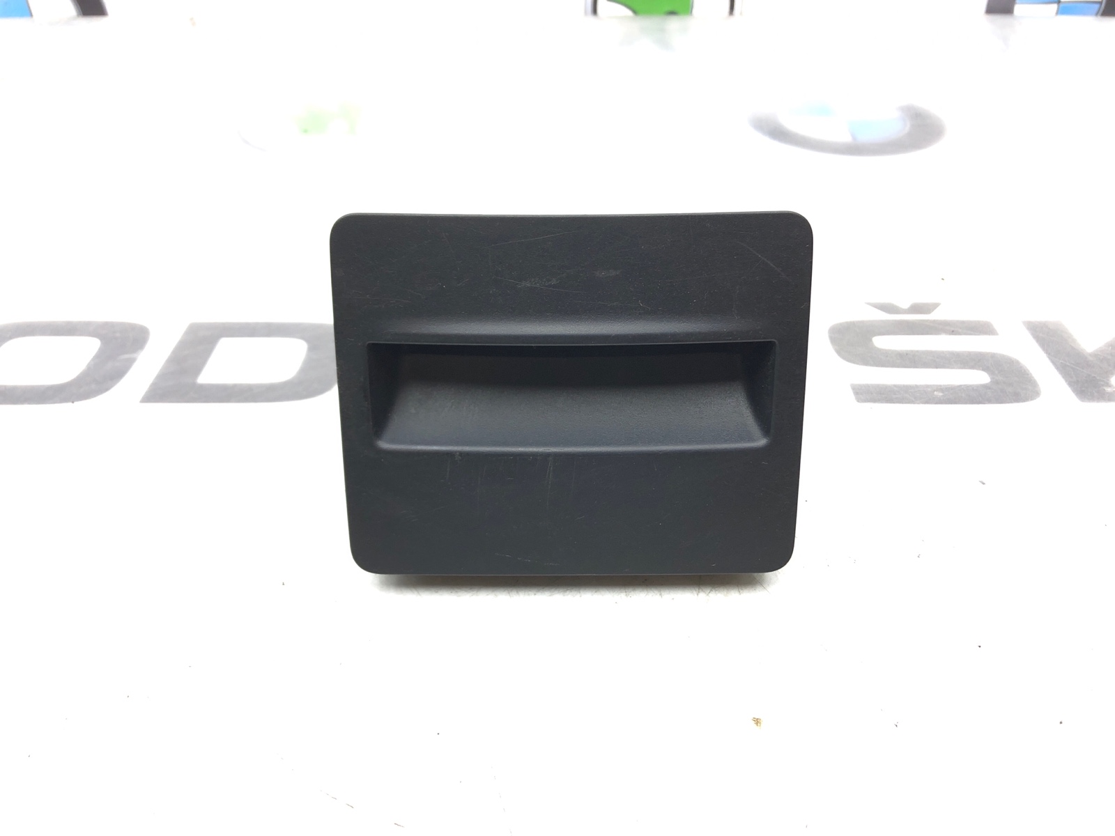 Пепельница, 1000 рублей, Москва