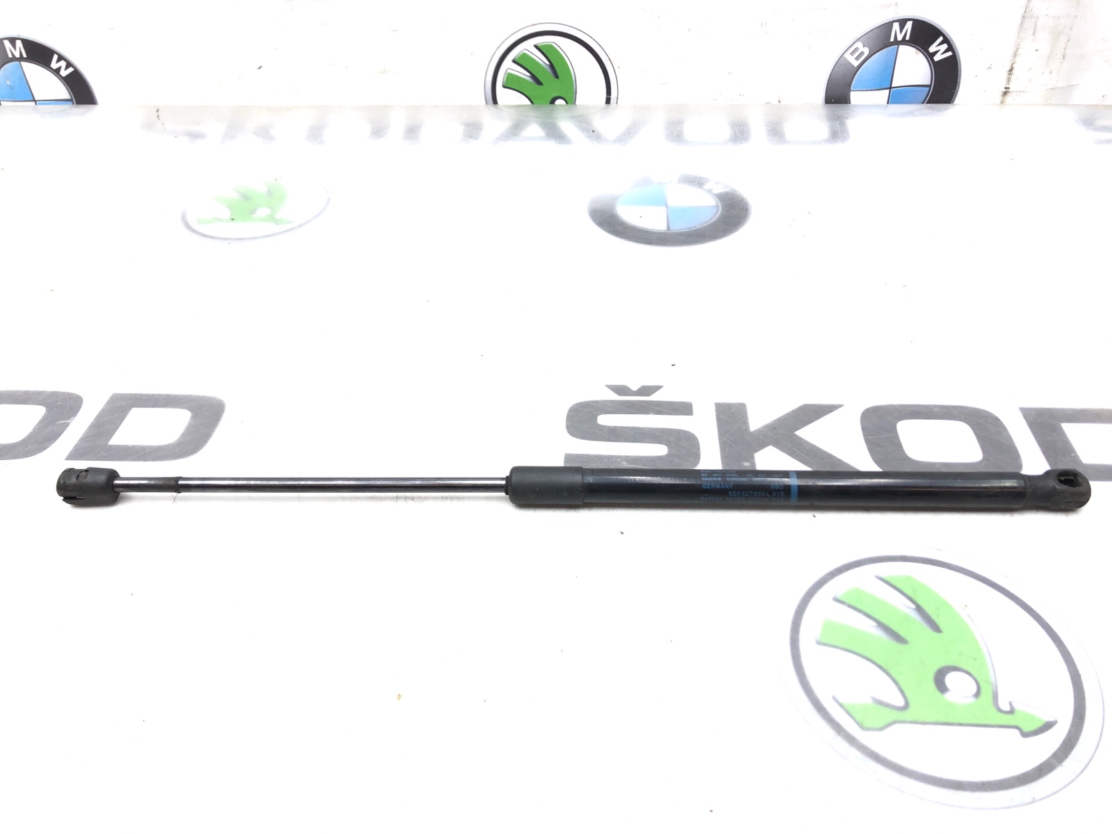 Амортизатор крышки багажника, 500 рублей, Москва