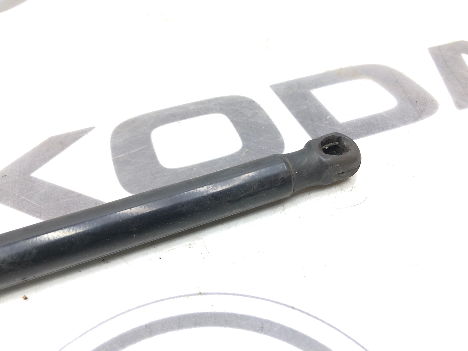 Амортизатор крышки багажника, 500 рублей, Москва