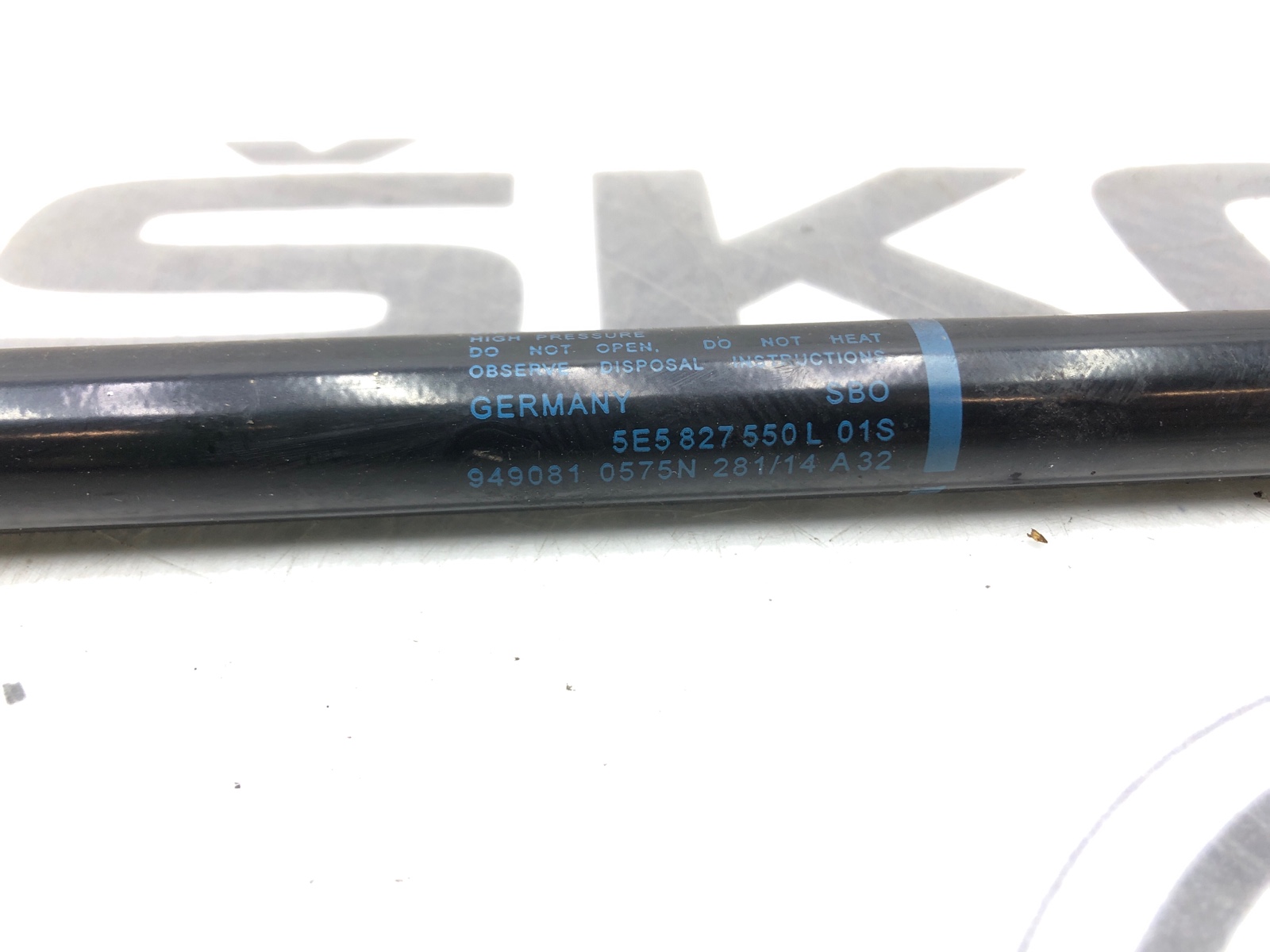 Амортизатор крышки багажника, 500 рублей, Москва