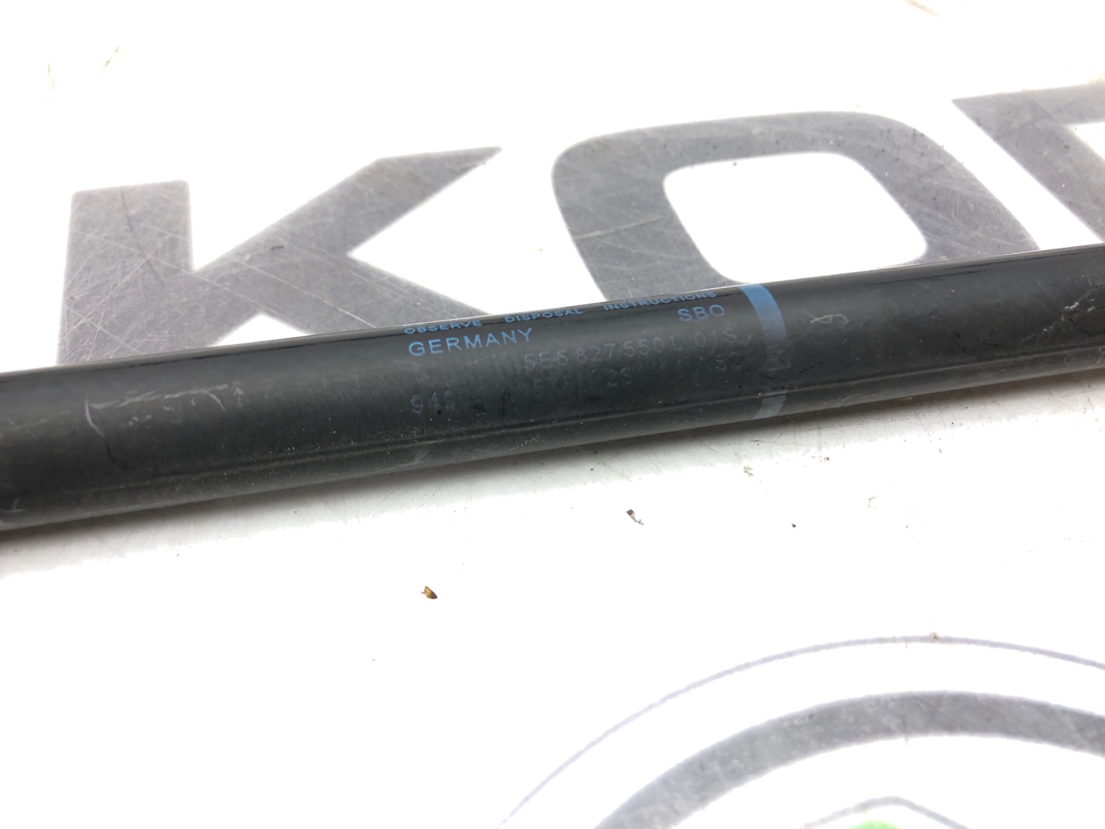 Амортизатор крышки багажника, 500 рублей, Москва