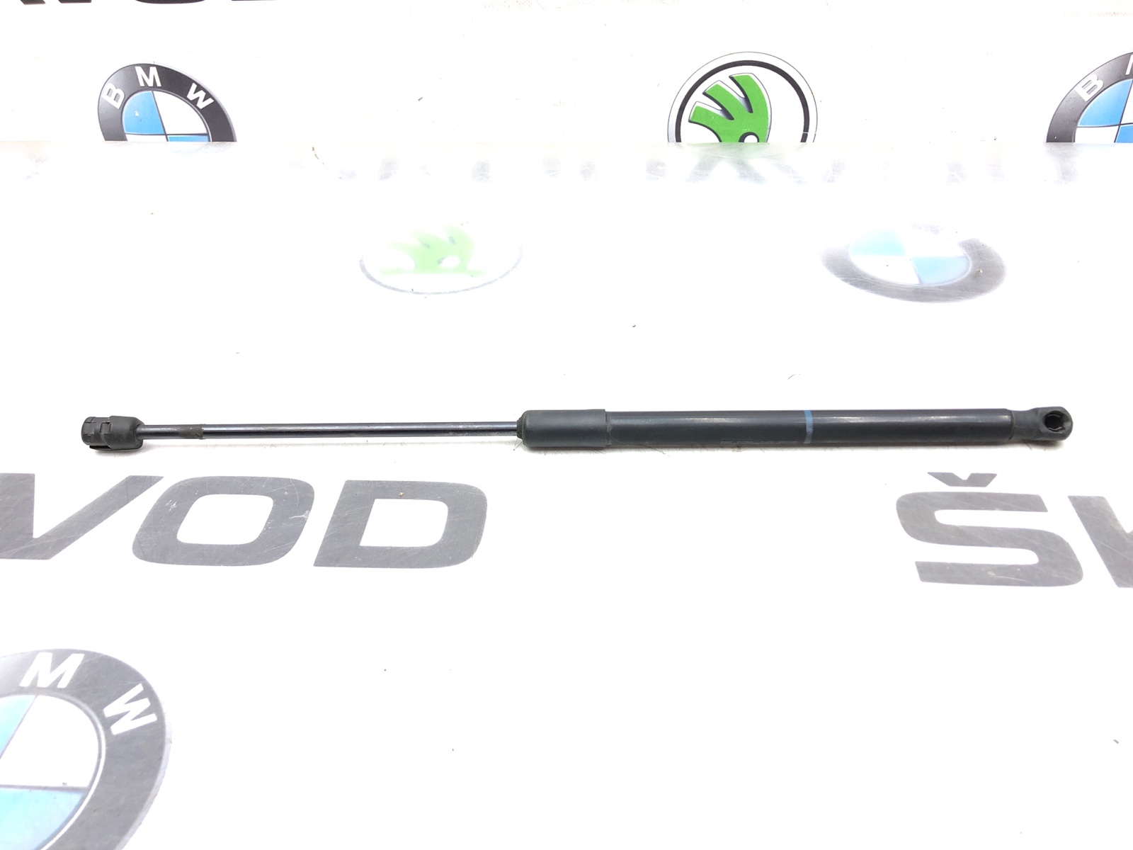 Амортизатор крышки багажника, 500 рублей, Москва