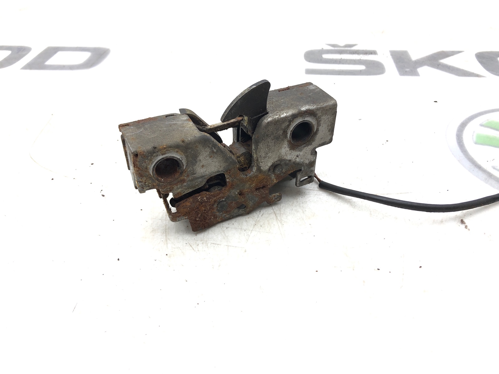 замок капота, 1000 рублей, Москва