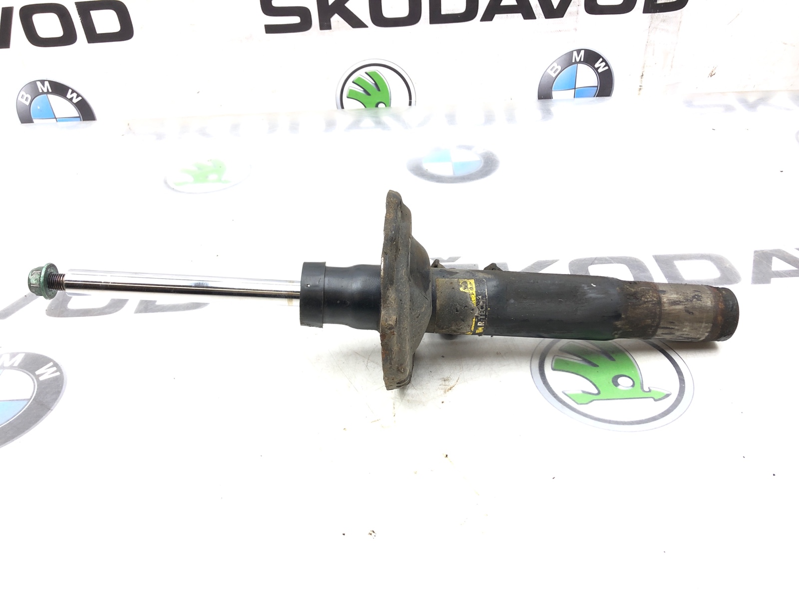 Амортизатор, 2000 рублей, Москва